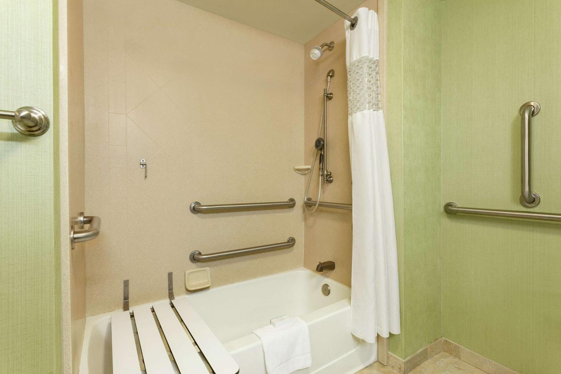 Hampton Inn & Suites Prattville photo 29