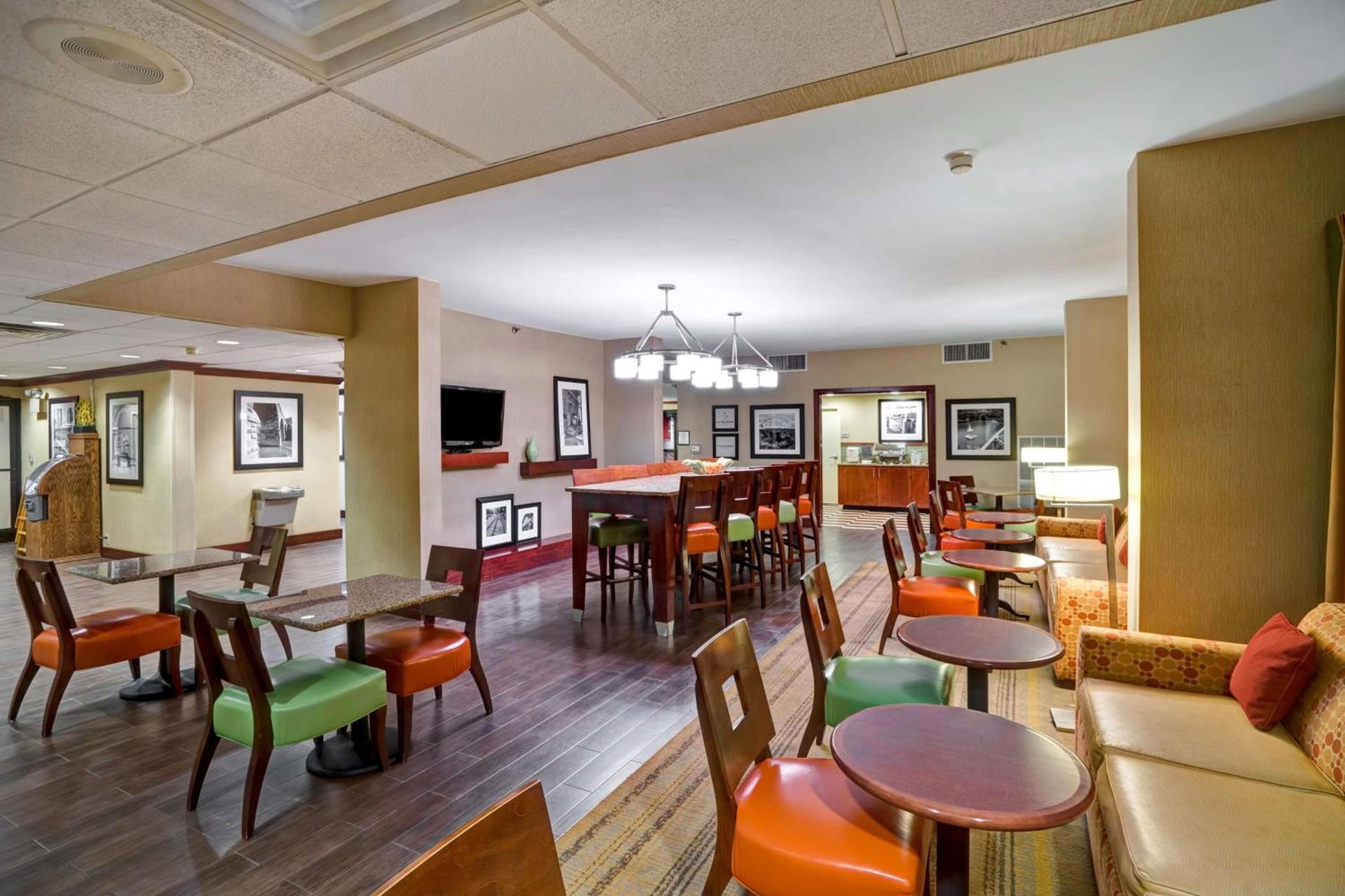 Hampton Inn Morgantown photo 6