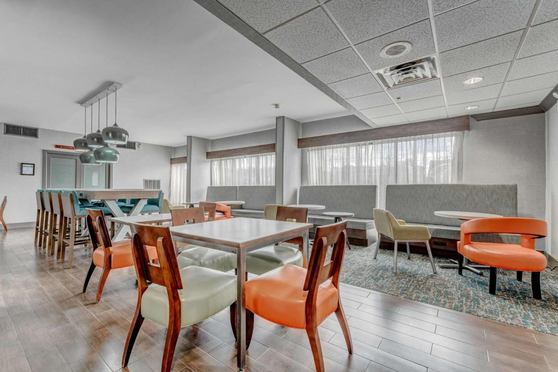 Hampton Inn Morgantown photo 12