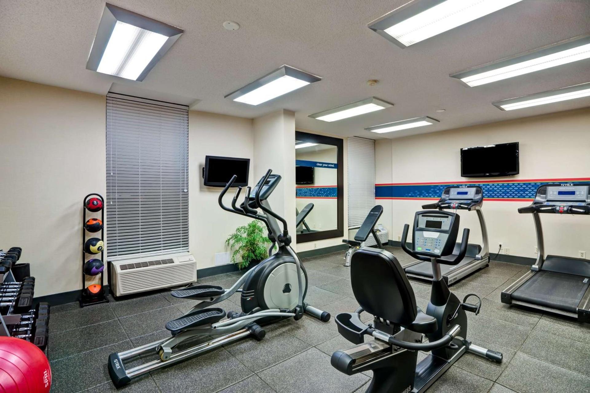 Hampton Inn Morgantown photo 15