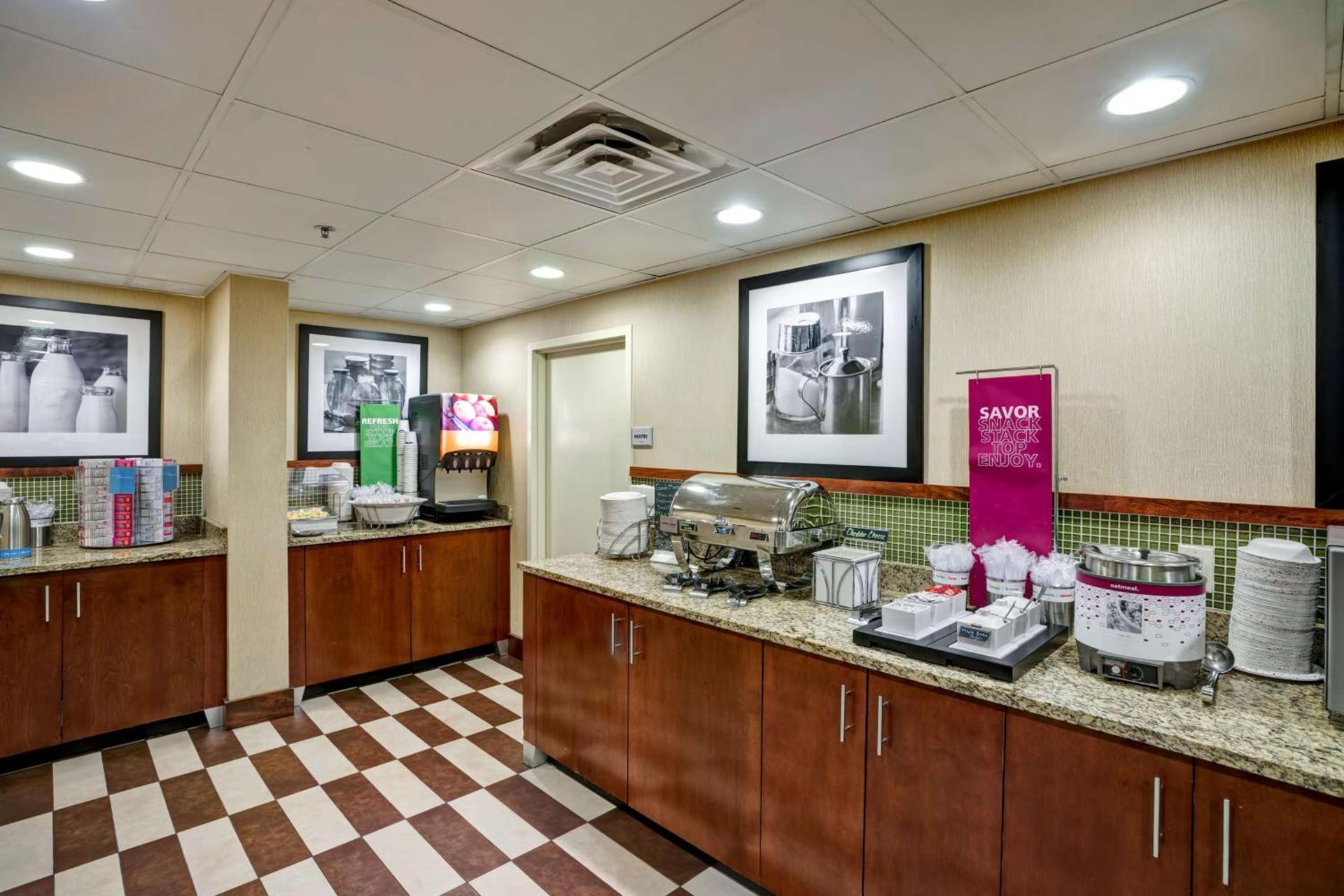 Hampton Inn Morgantown photo 14