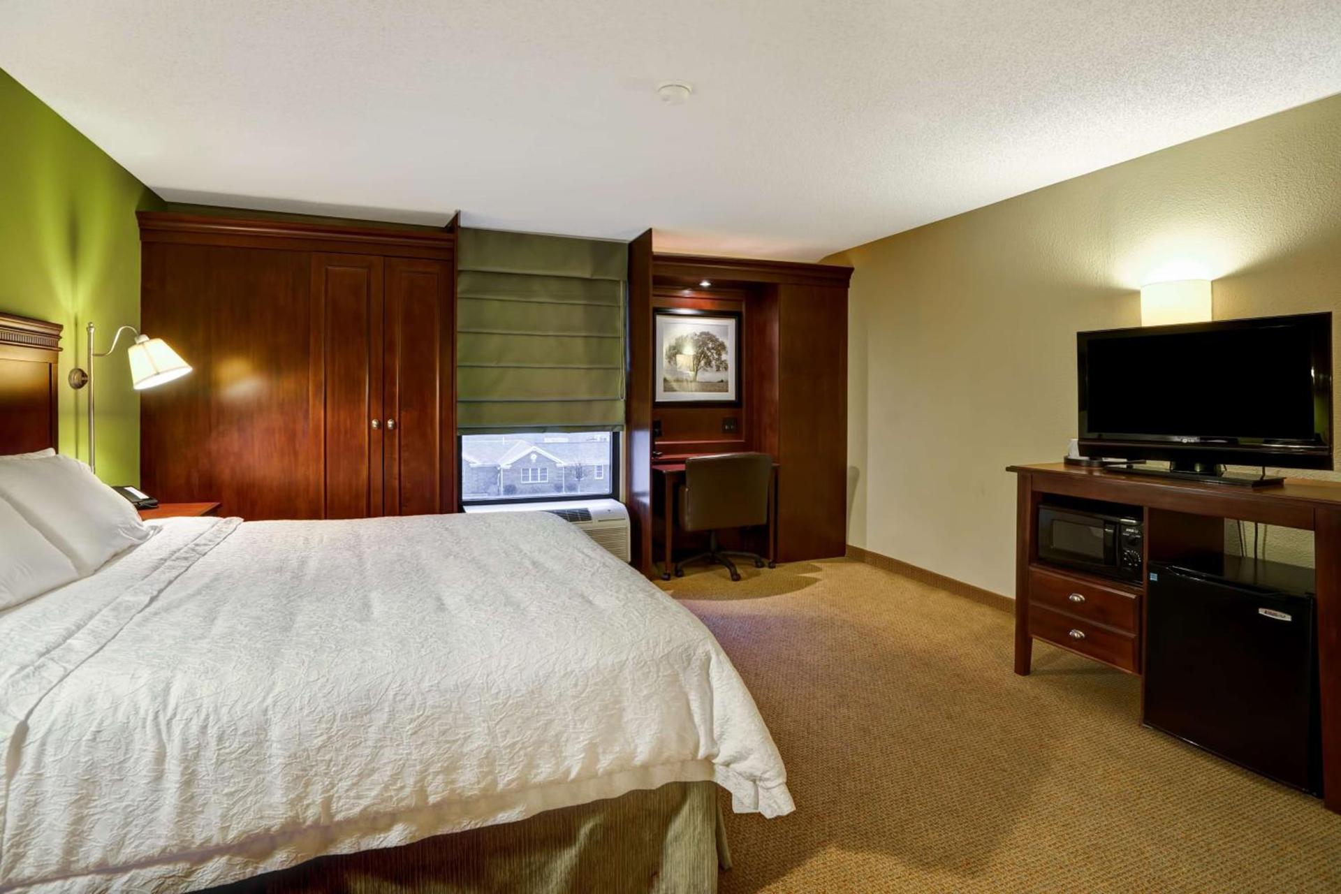 Hampton Inn Morgantown photo 20
