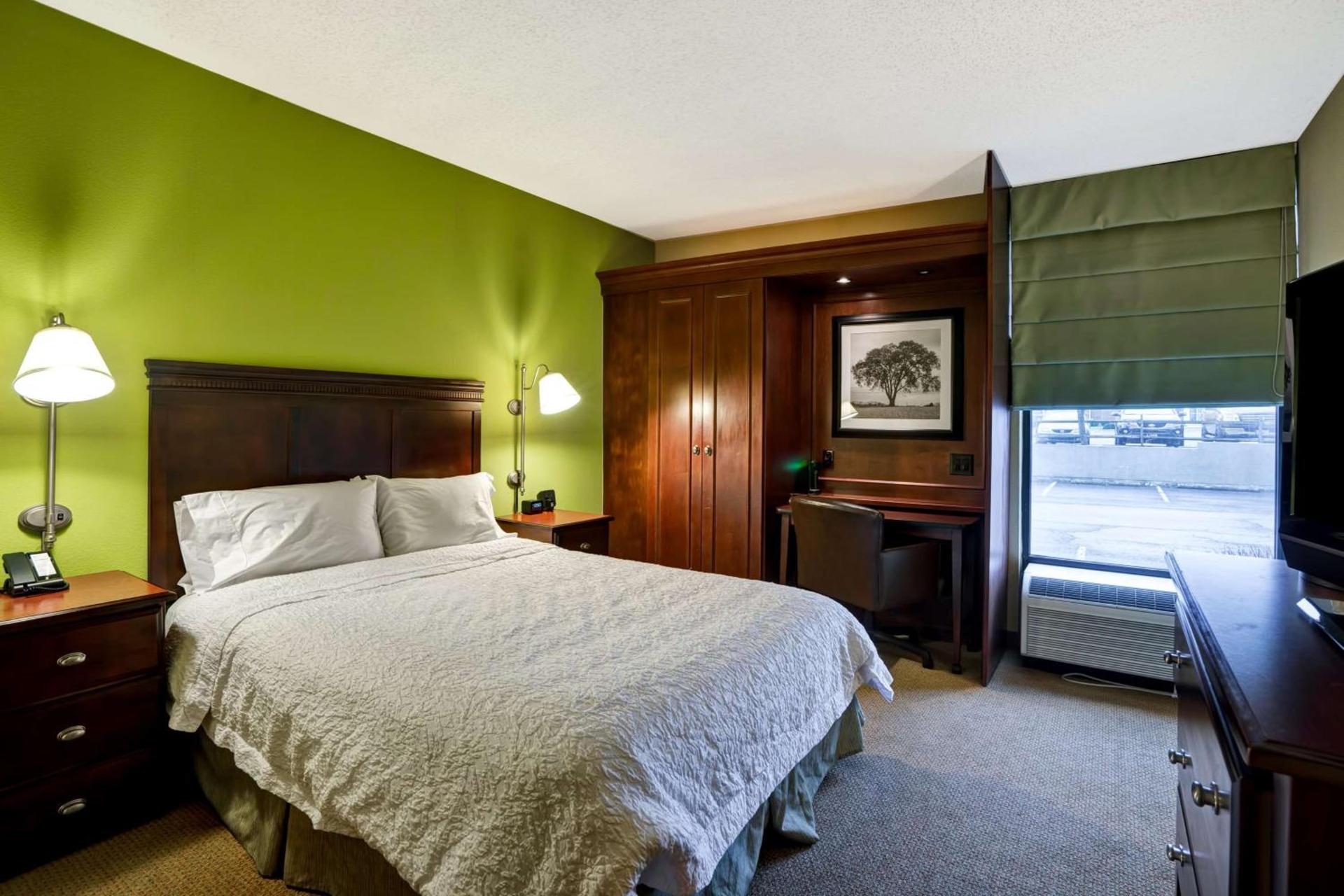 Hampton Inn Morgantown photo 21
