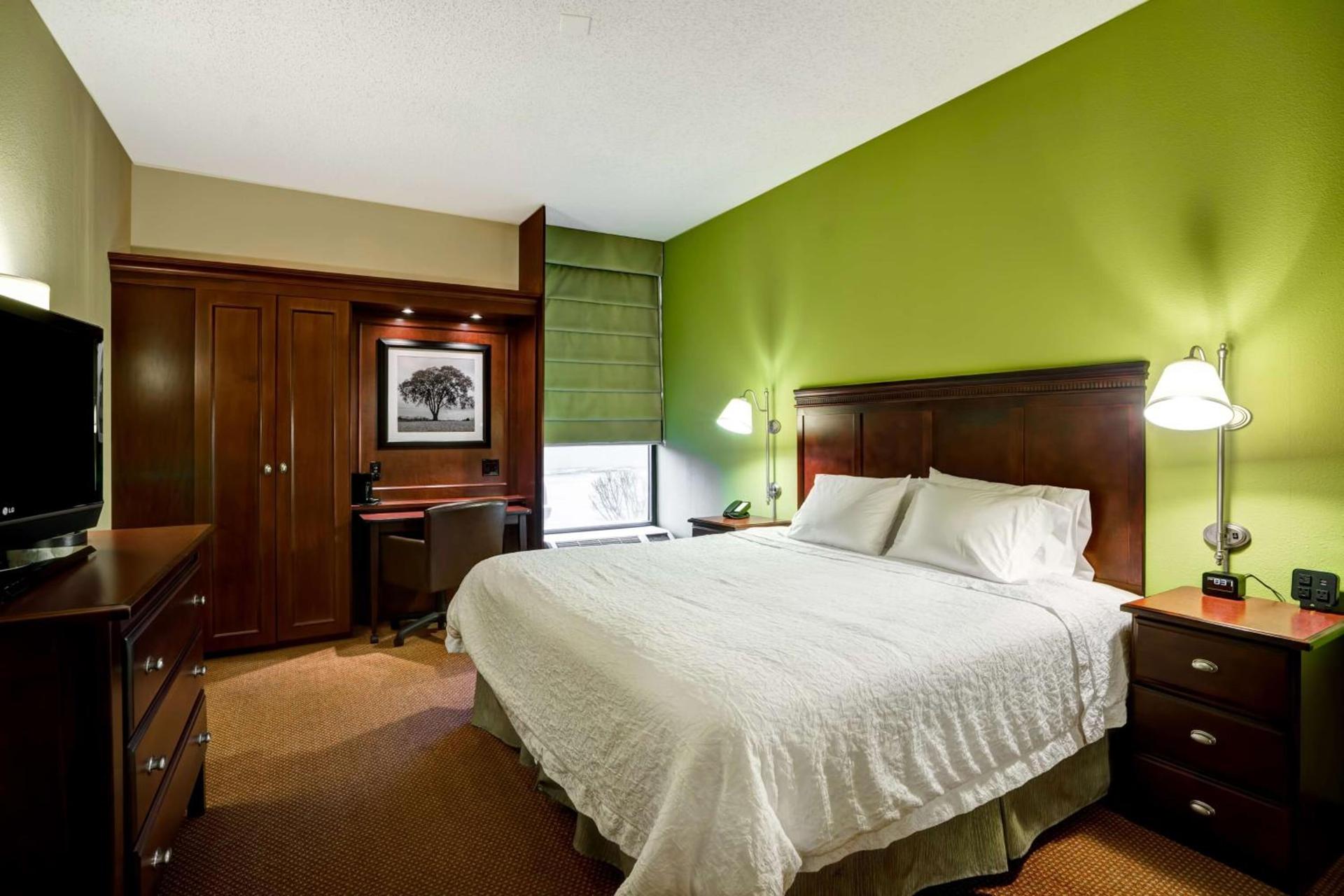 Hampton Inn Morgantown photo 22