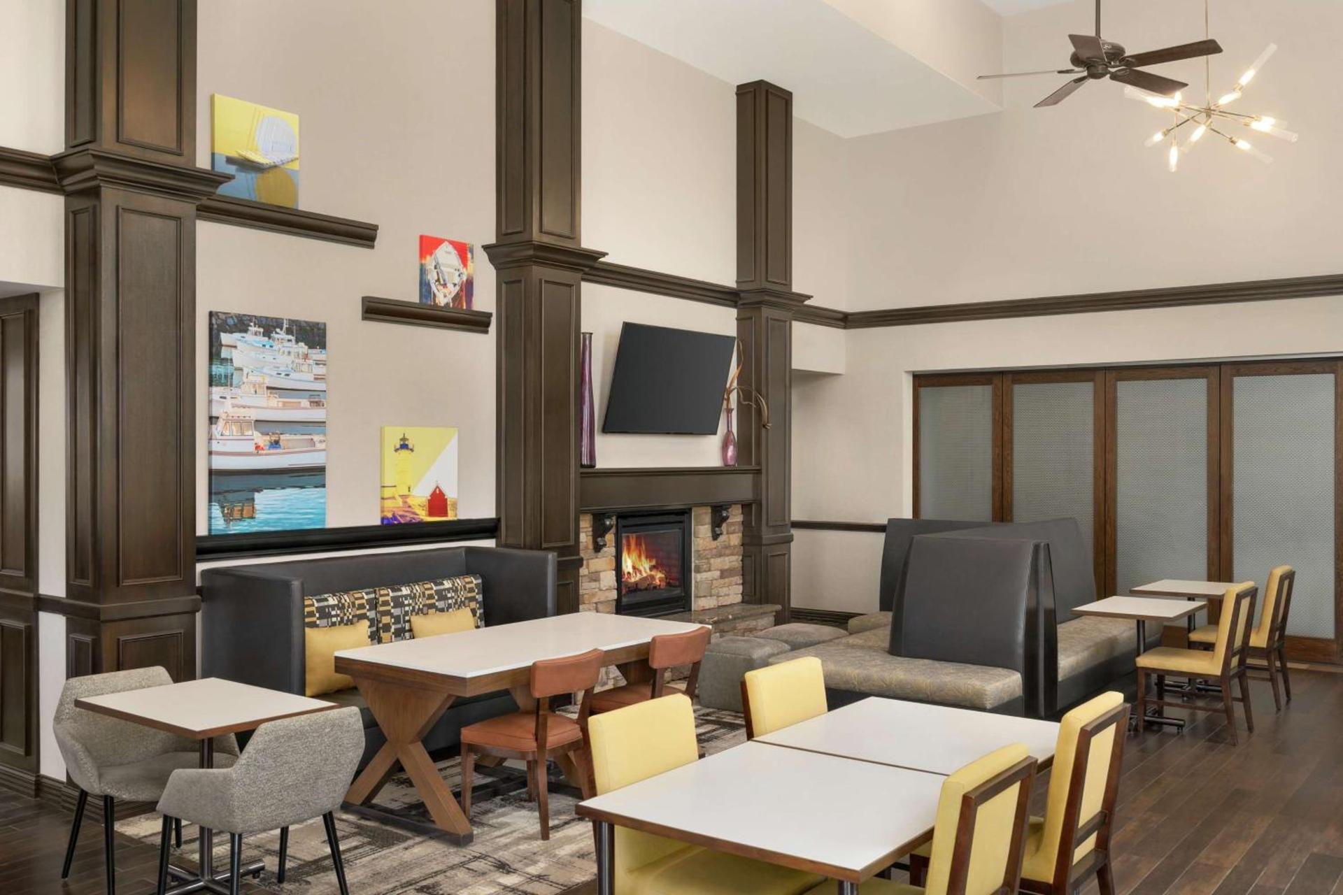 Hampton Inn & Suites Exeter photo 6
