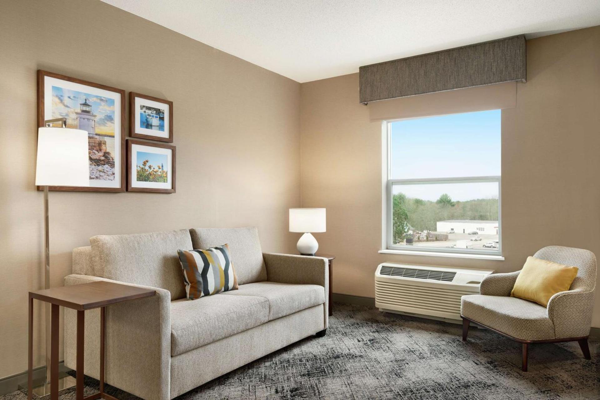 Hampton Inn & Suites Exeter photo 20