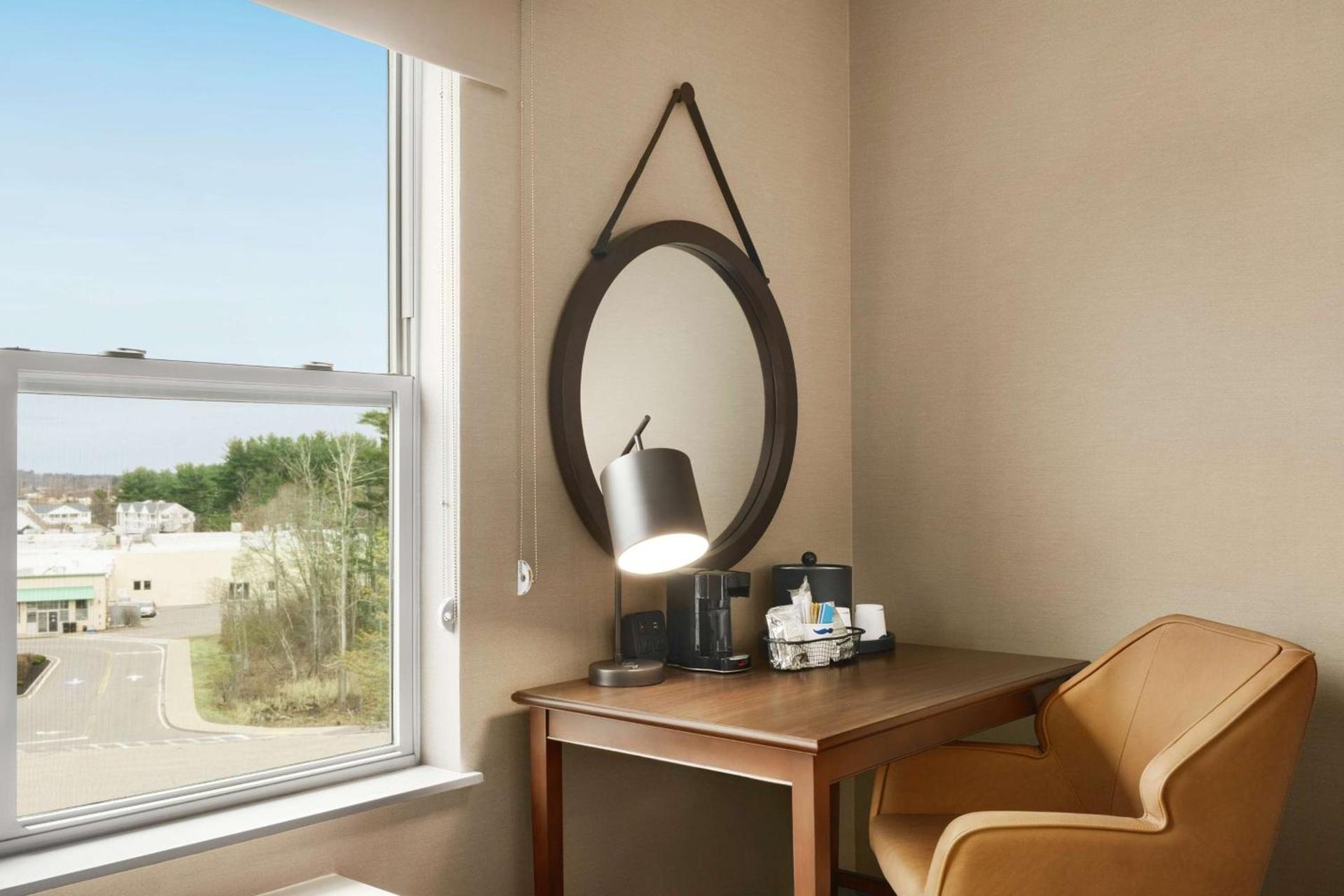 Hampton Inn & Suites Exeter photo 23