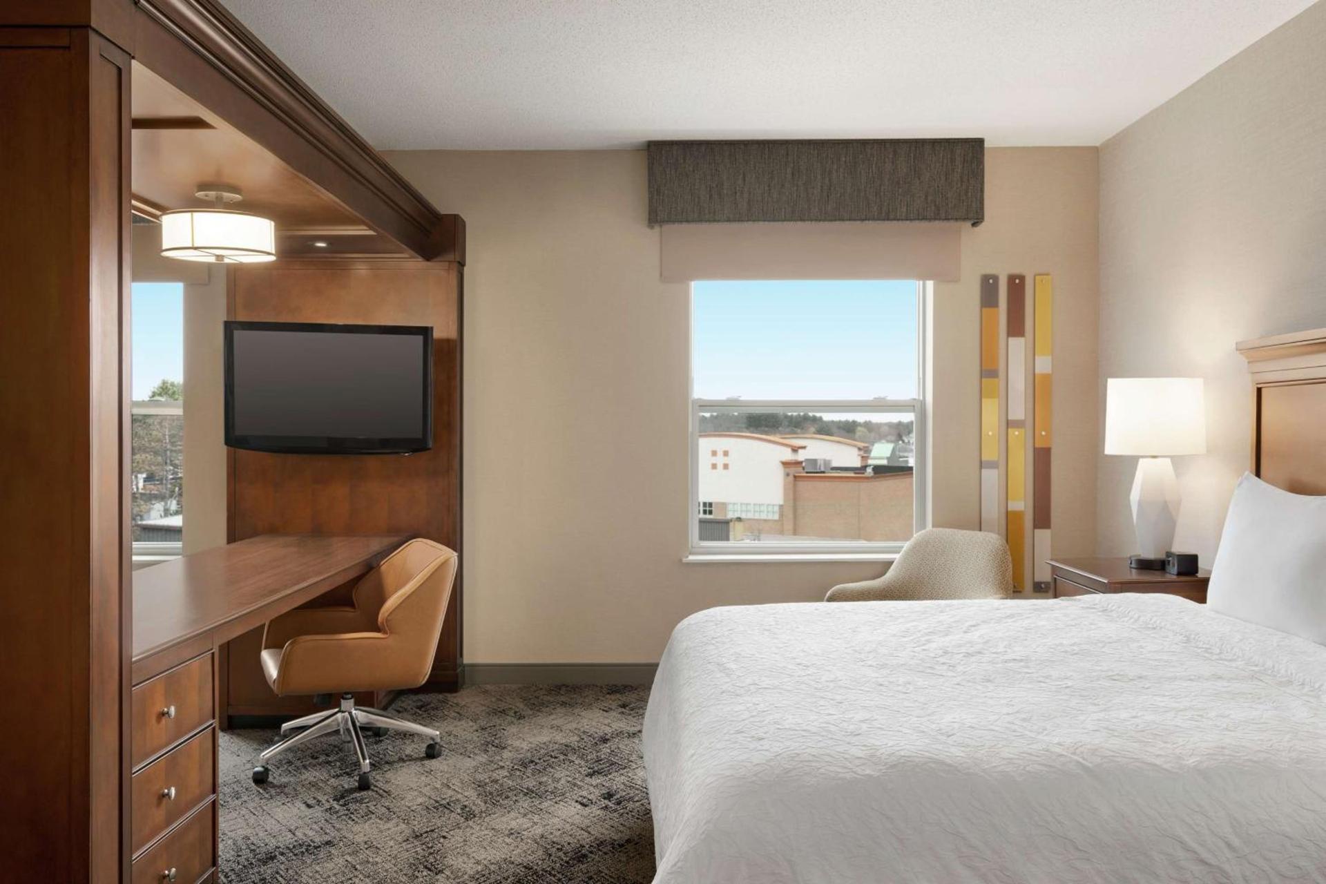 Hampton Inn & Suites Exeter photo 21