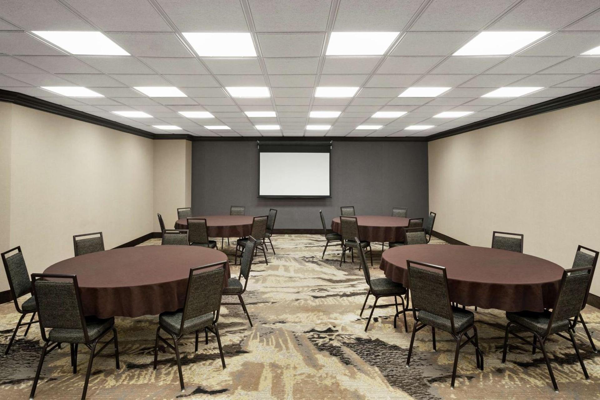 Hampton Inn & Suites Exeter photo 15