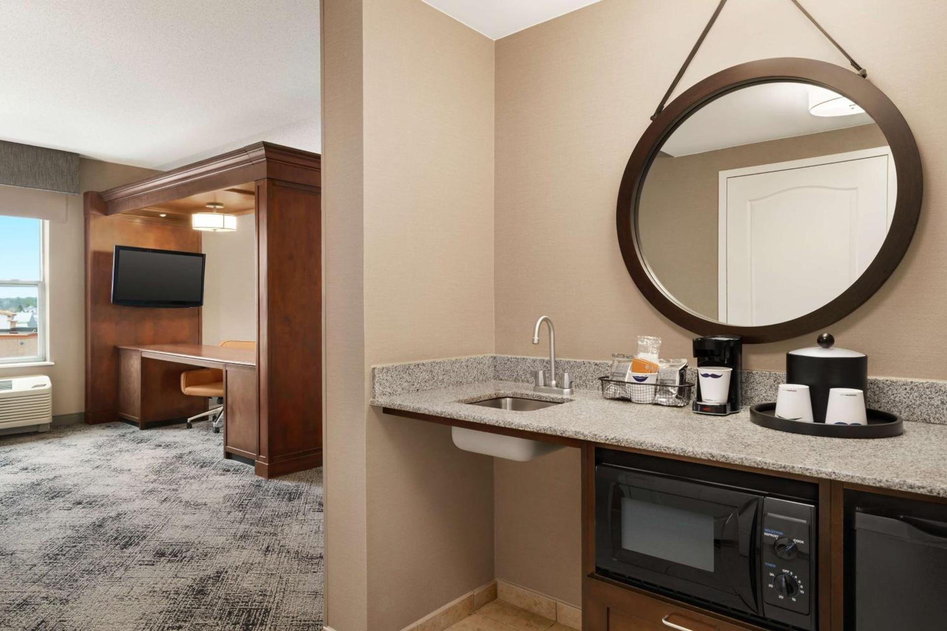 Hampton Inn & Suites Exeter photo 18