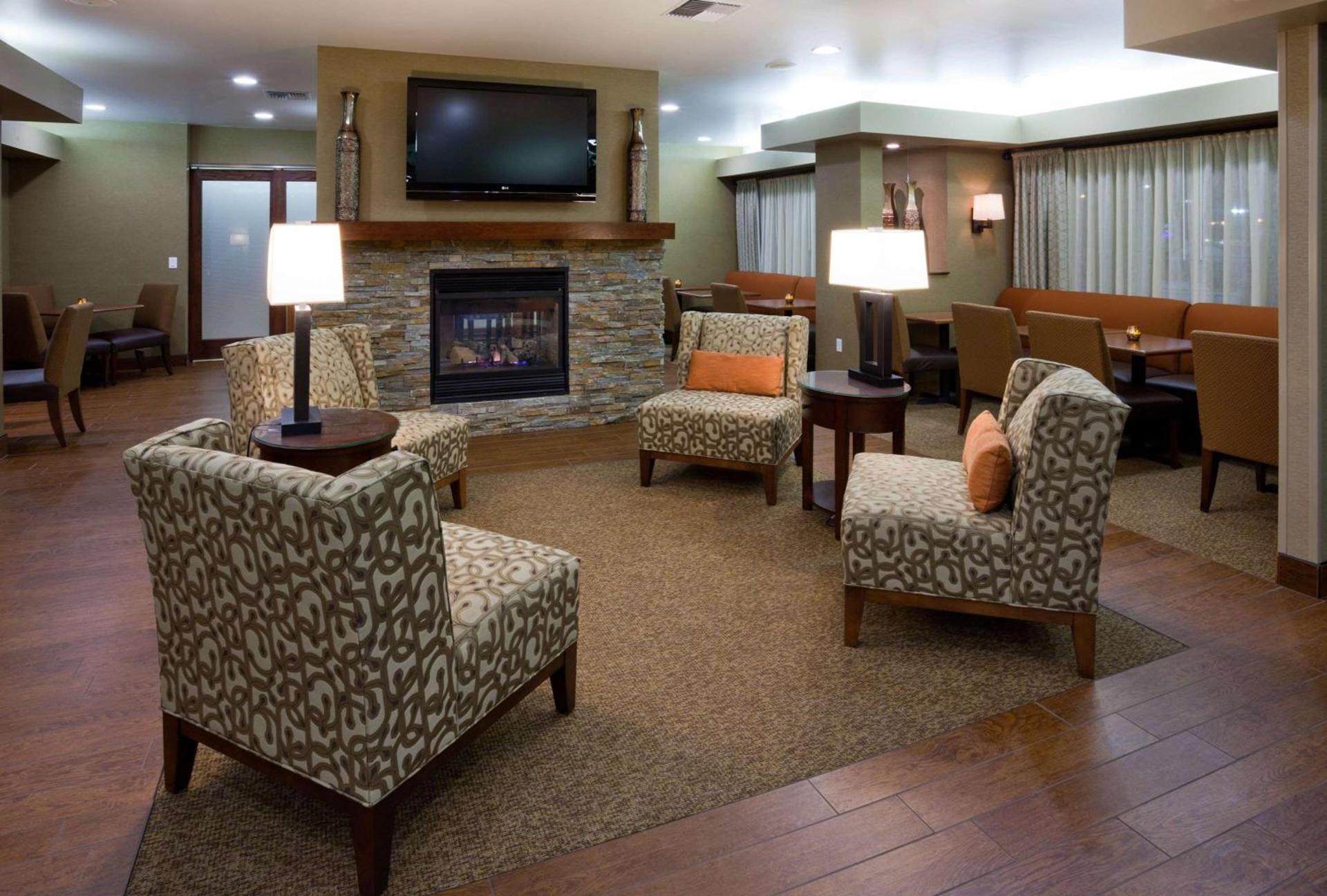 Hampton Inn Mitchell photo 3