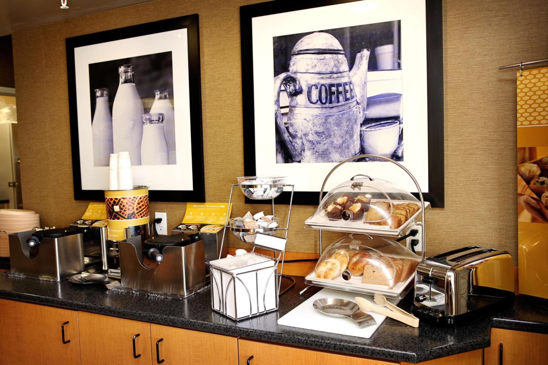 Hampton Inn Mitchell photo 6