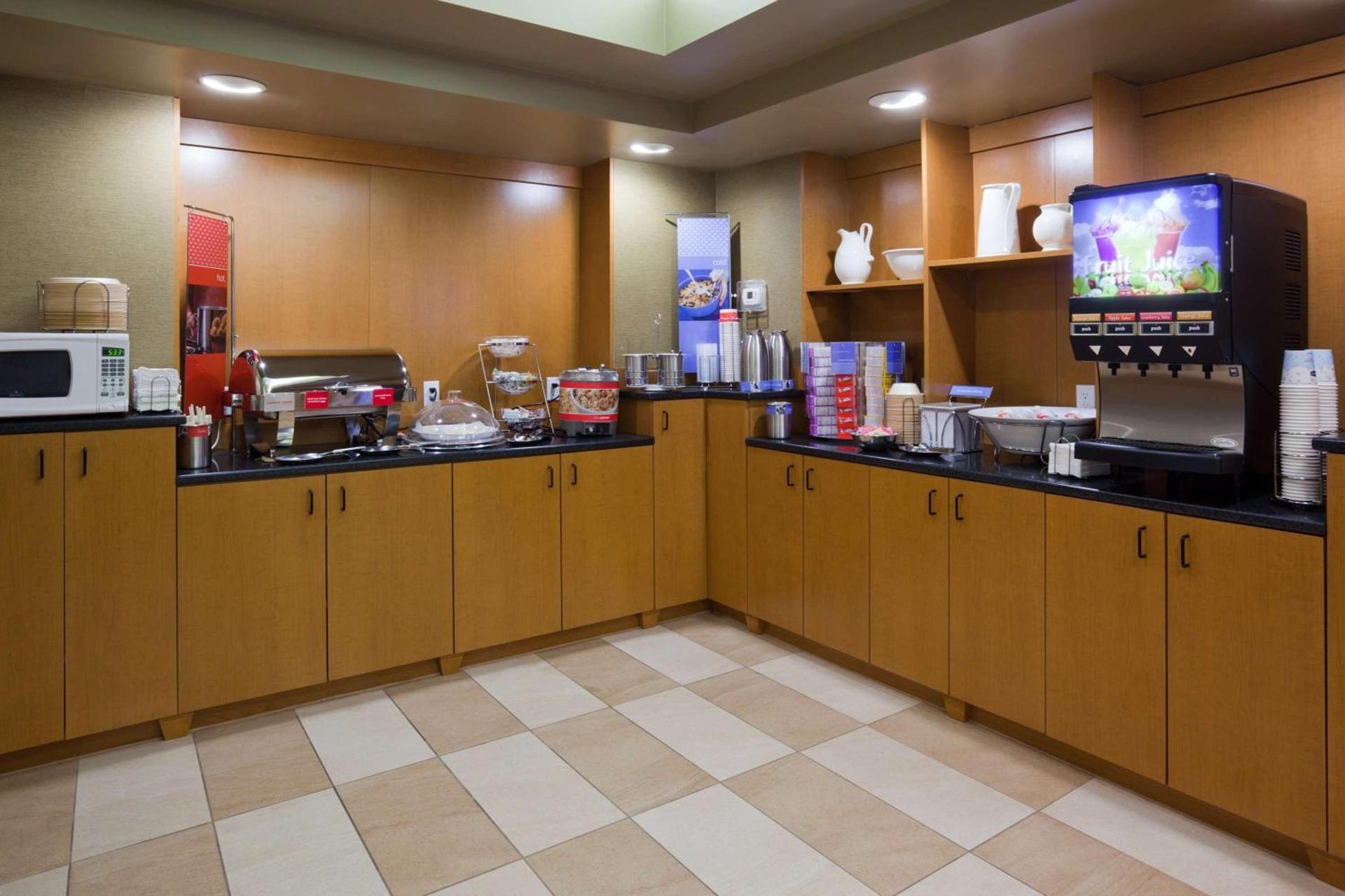 Hampton Inn Mitchell photo 7