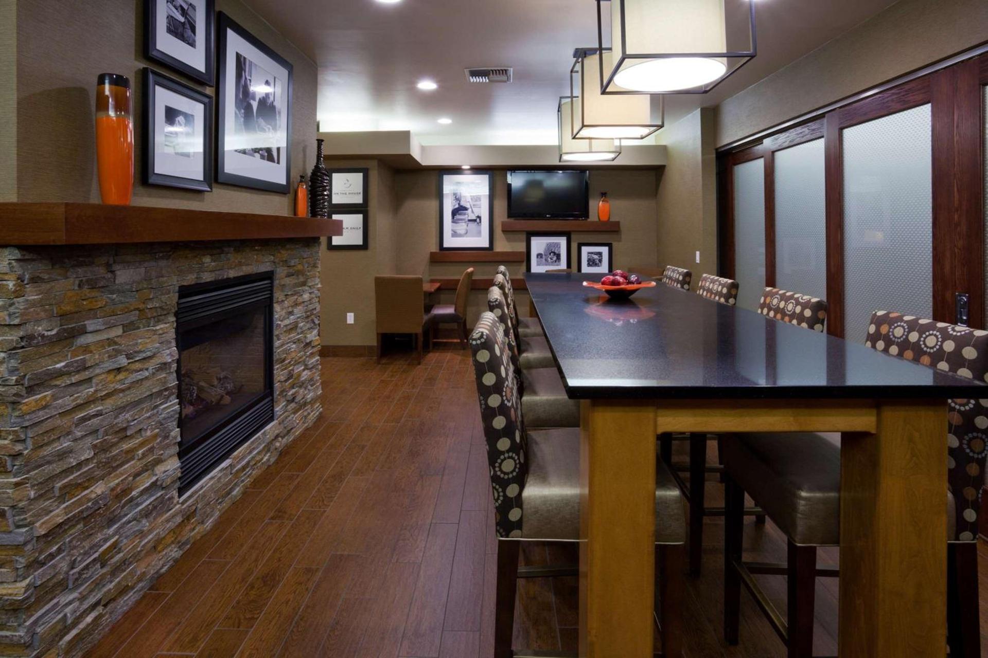 Hampton Inn Mitchell photo 9