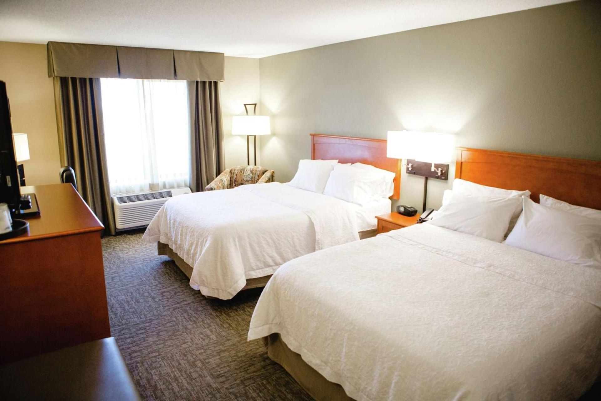 Hampton Inn Mitchell photo 11
