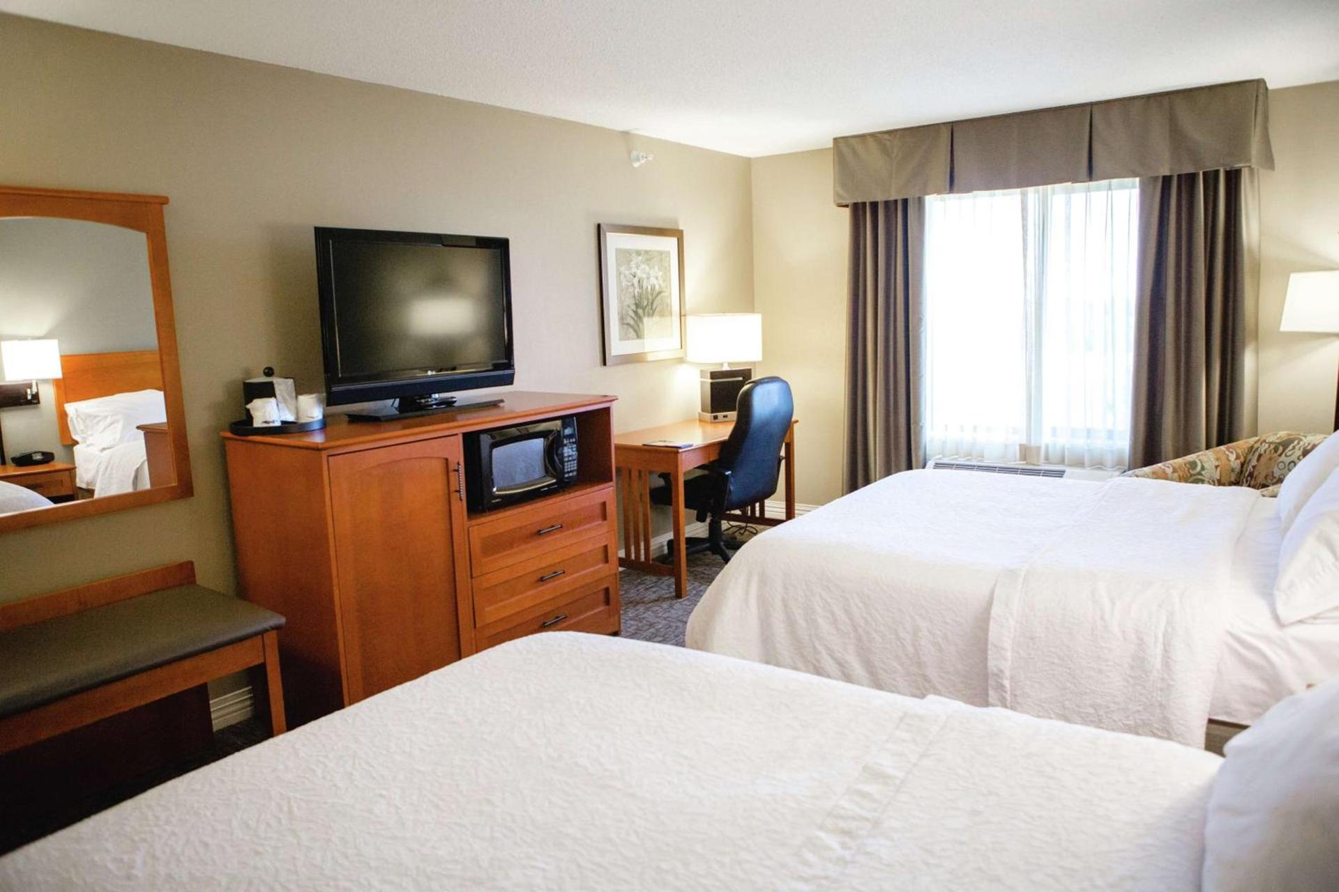 Hampton Inn Mitchell photo 13