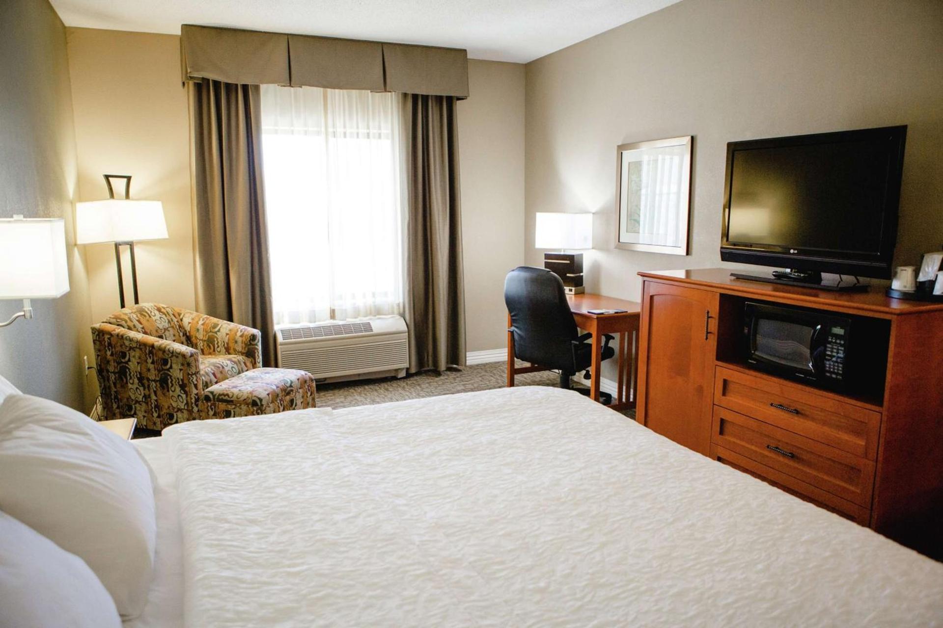 Hampton Inn Mitchell photo 14
