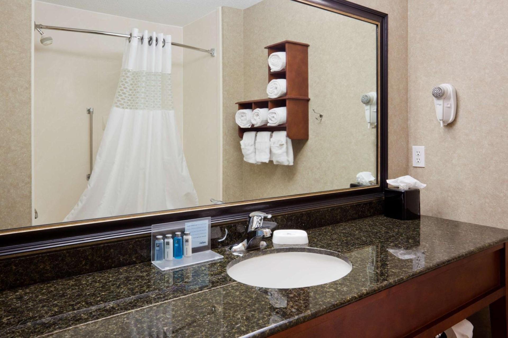 Hampton Inn Mitchell photo 18