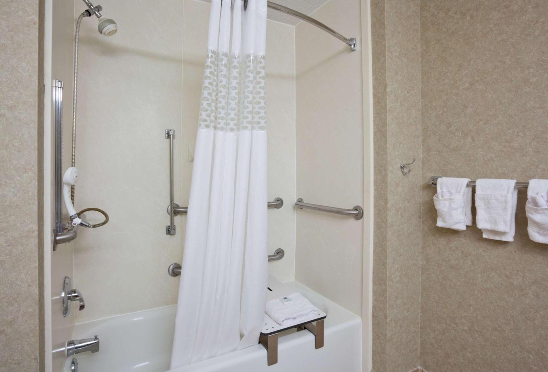 Hampton Inn Mitchell photo 20