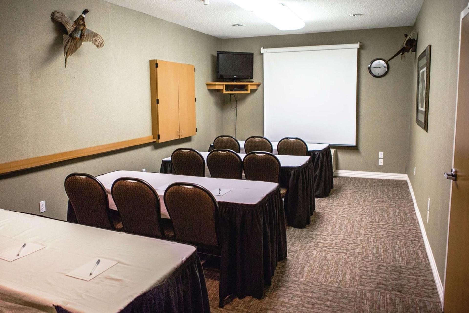 Hampton Inn Mitchell photo 21