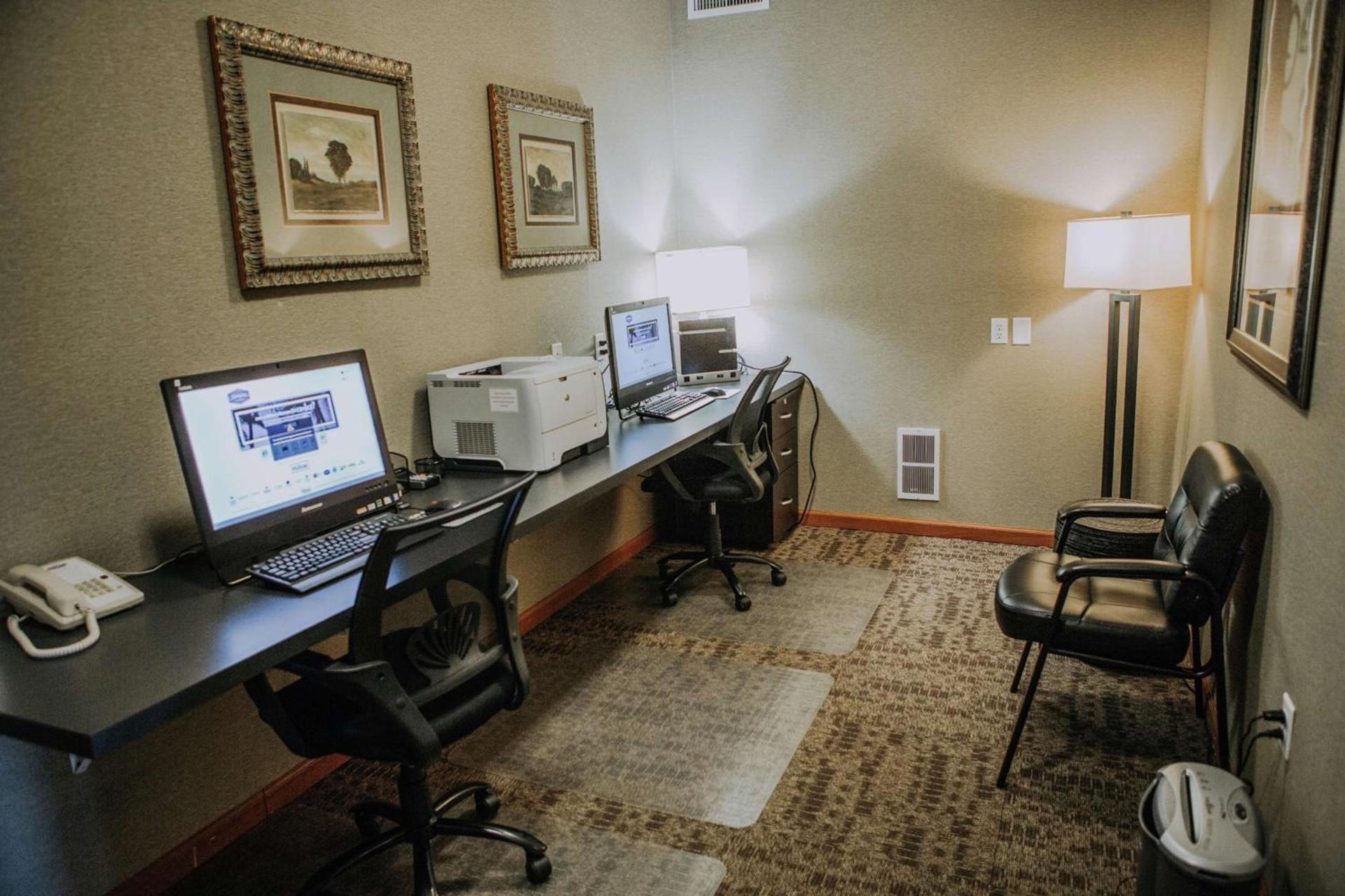 Hampton Inn Mitchell photo 25