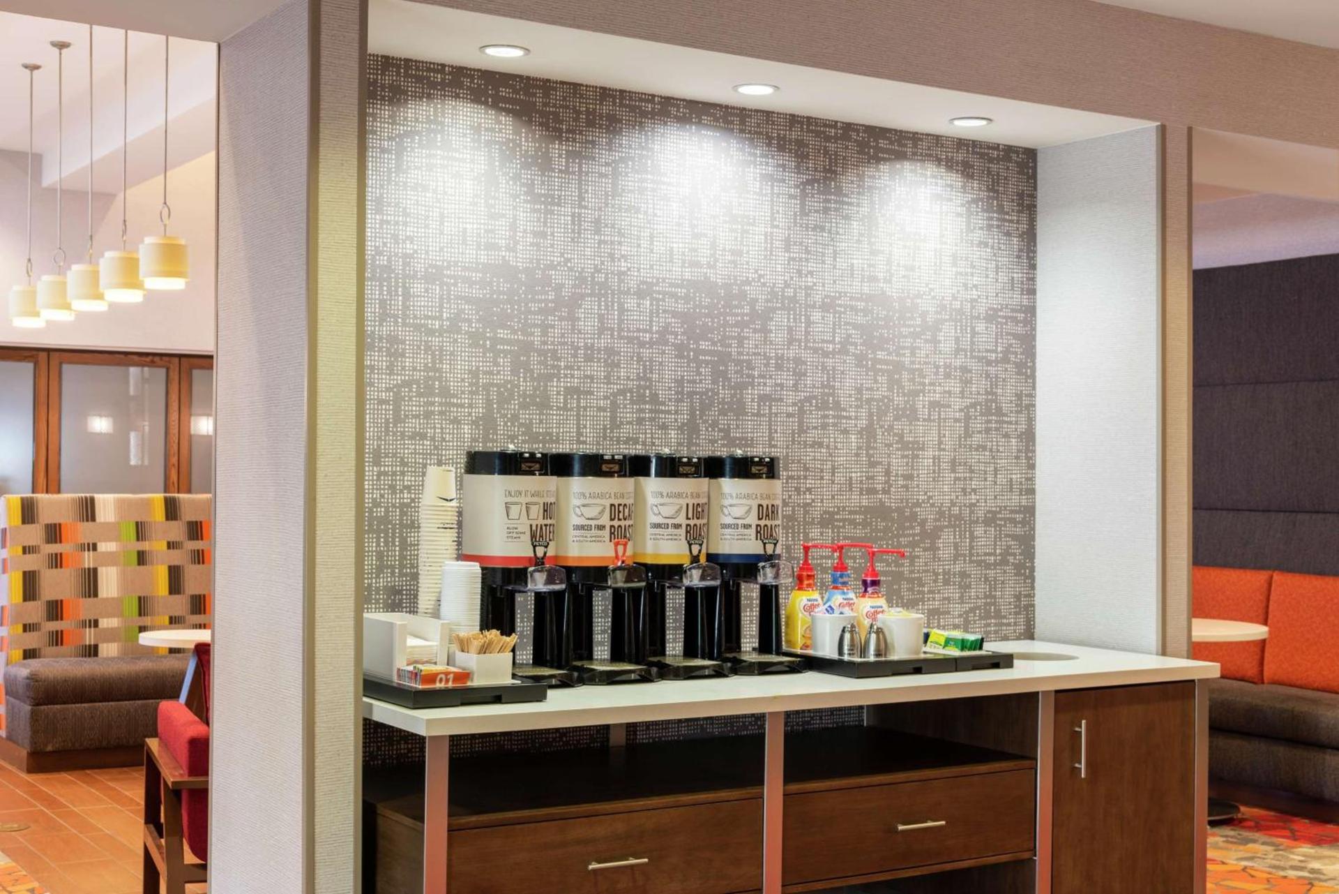 Hampton Inn & Suites Marshalltown photo 10