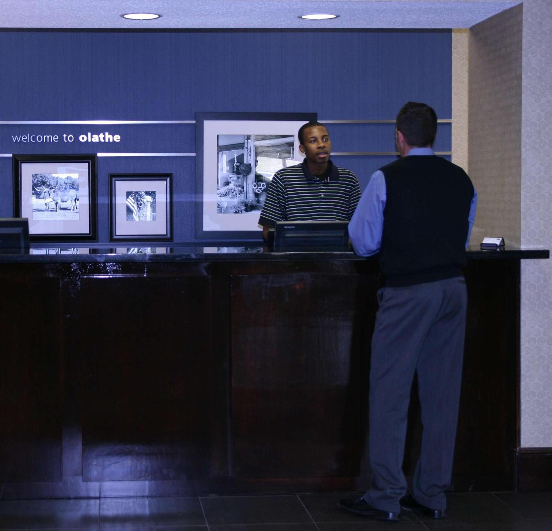 Hampton Inn Olathe photo 2