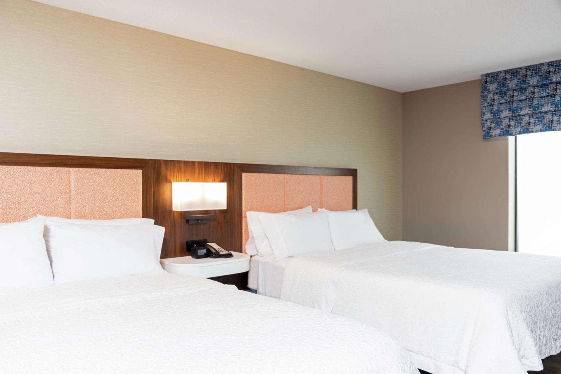Hampton Inn & Suites Marshalltown photo 16