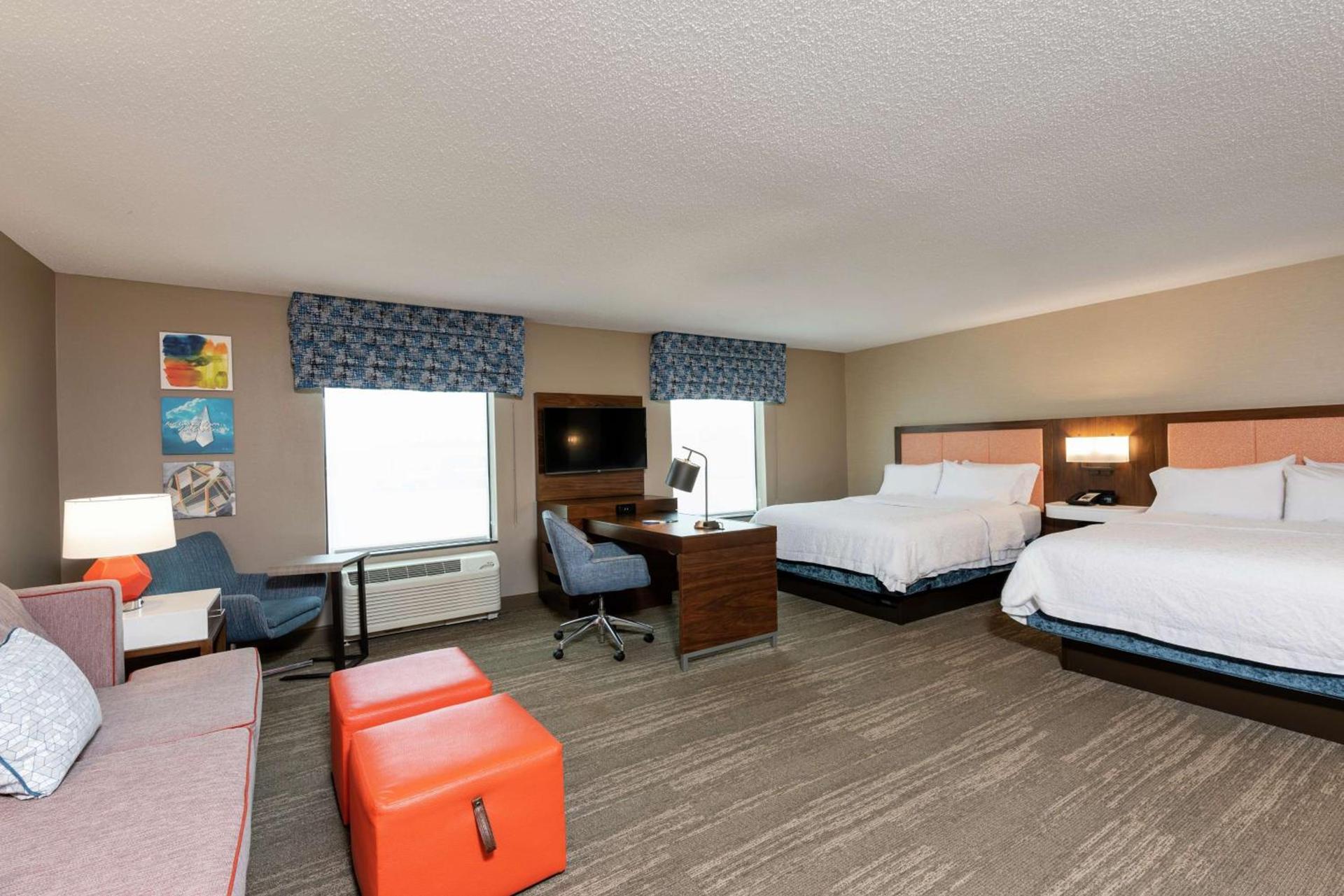 Hampton Inn & Suites Marshalltown photo 17