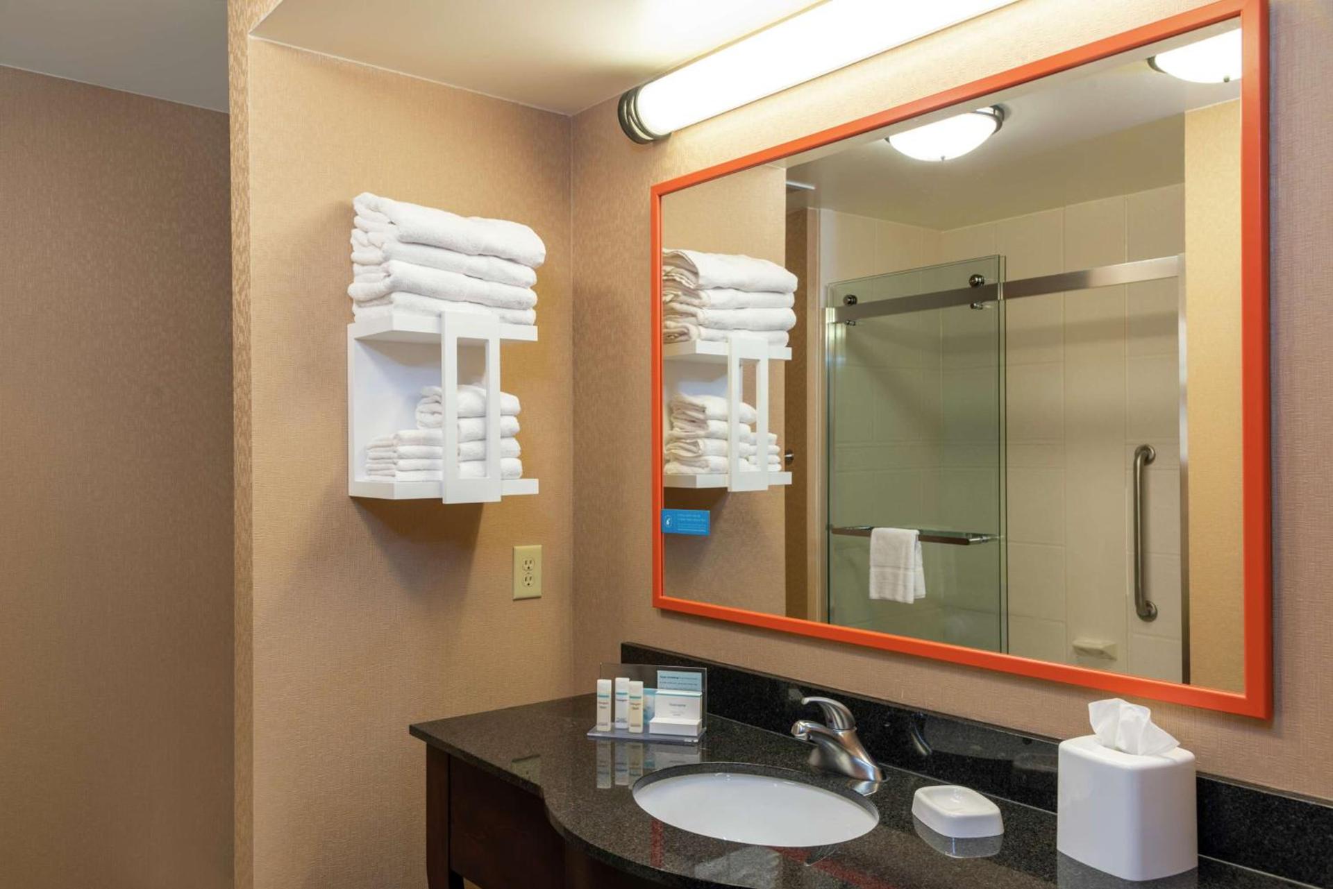 Hampton Inn & Suites Marshalltown photo 19