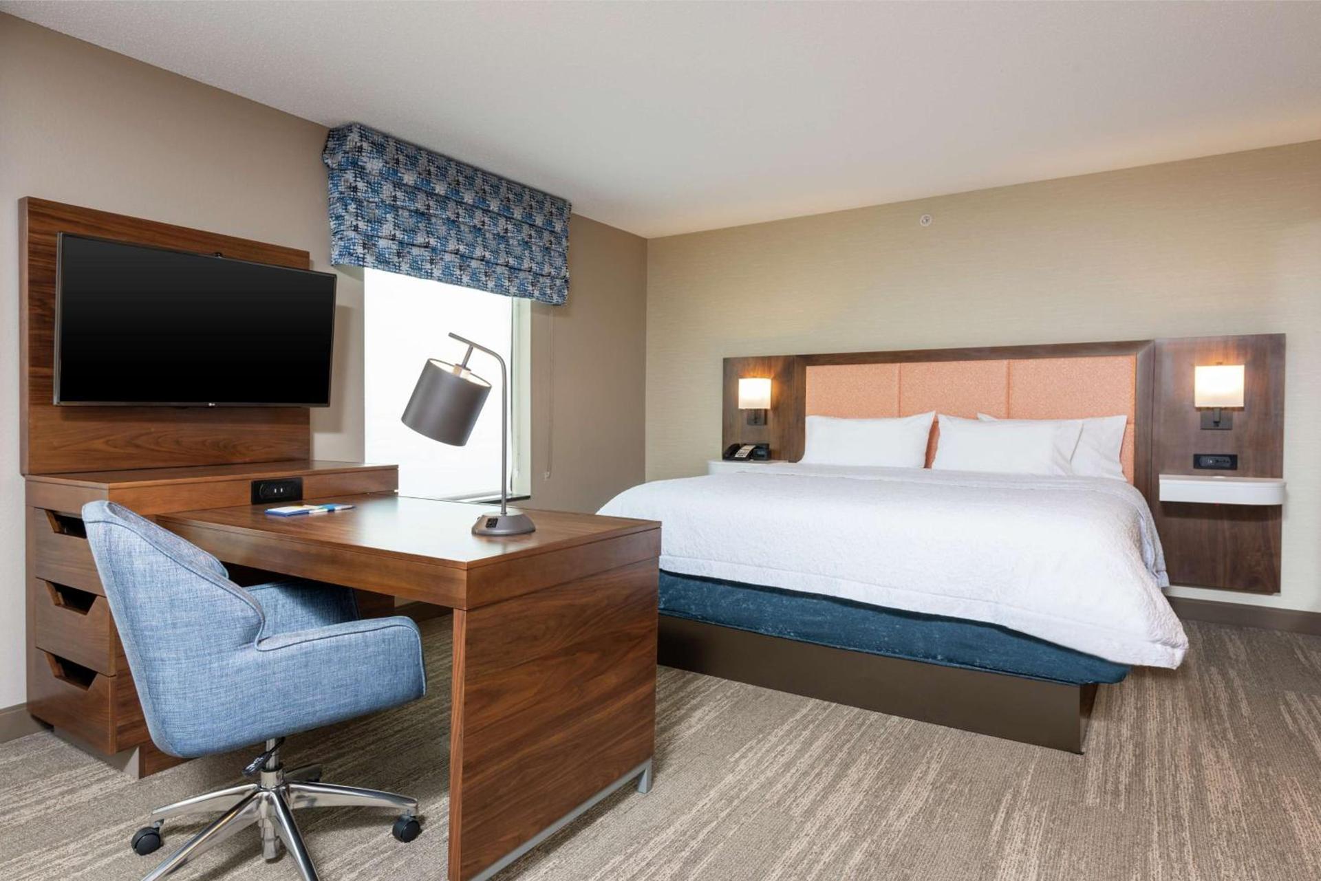 Hampton Inn & Suites Marshalltown photo 23