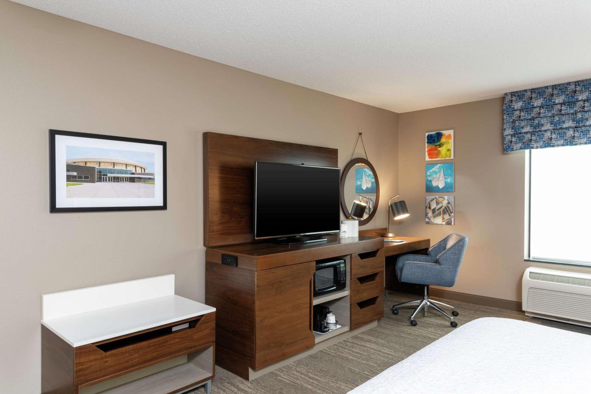 Hampton Inn & Suites Marshalltown photo 26