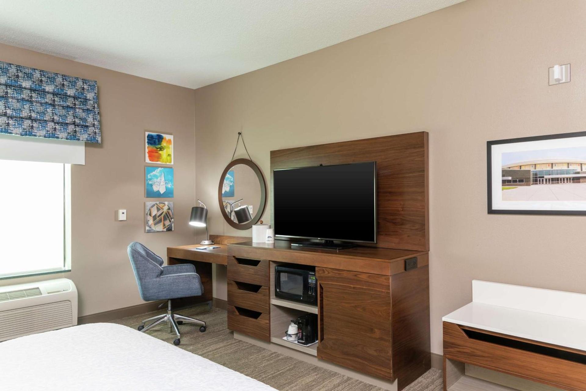 Hampton Inn & Suites Marshalltown photo 27
