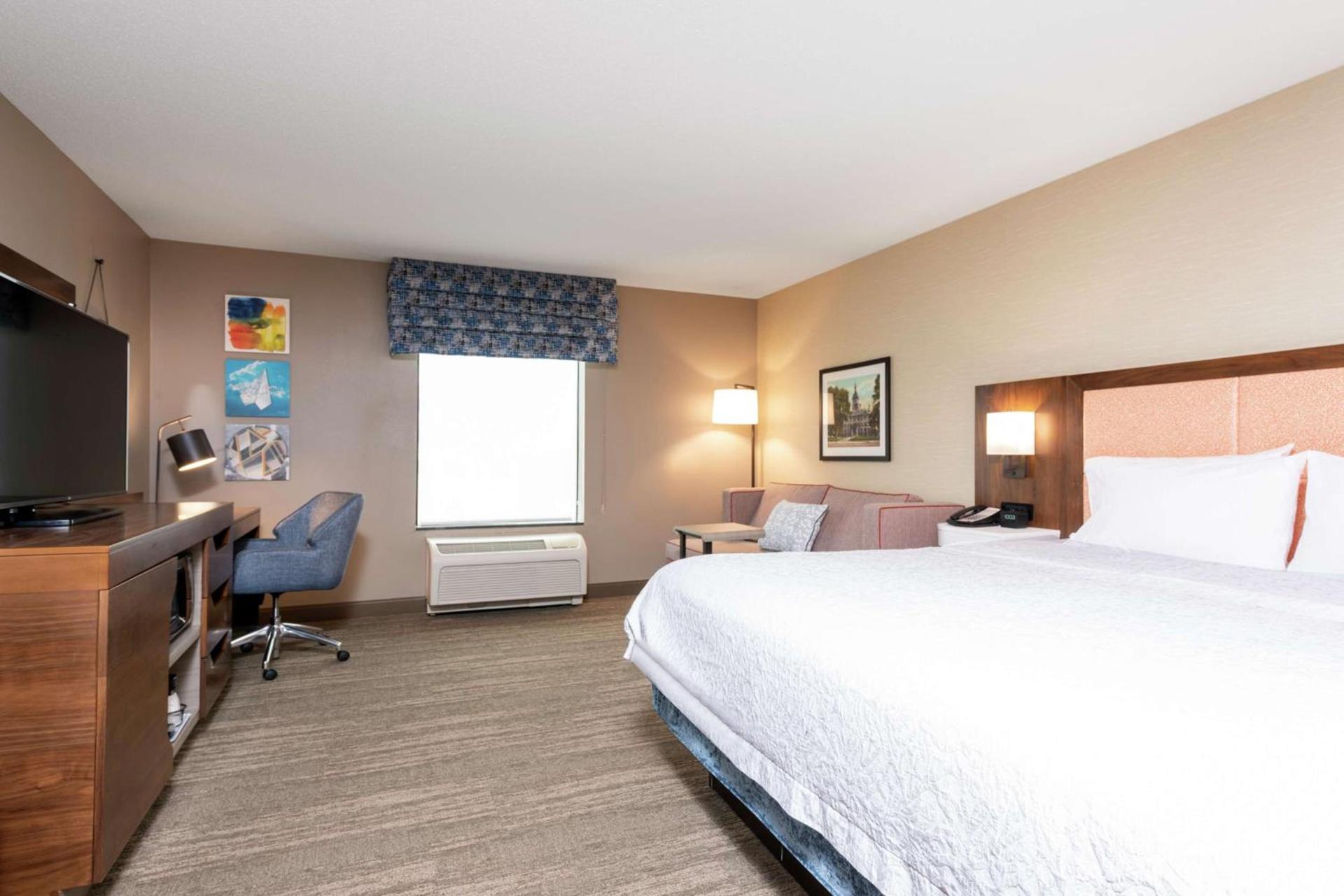 Hampton Inn & Suites Marshalltown photo 29