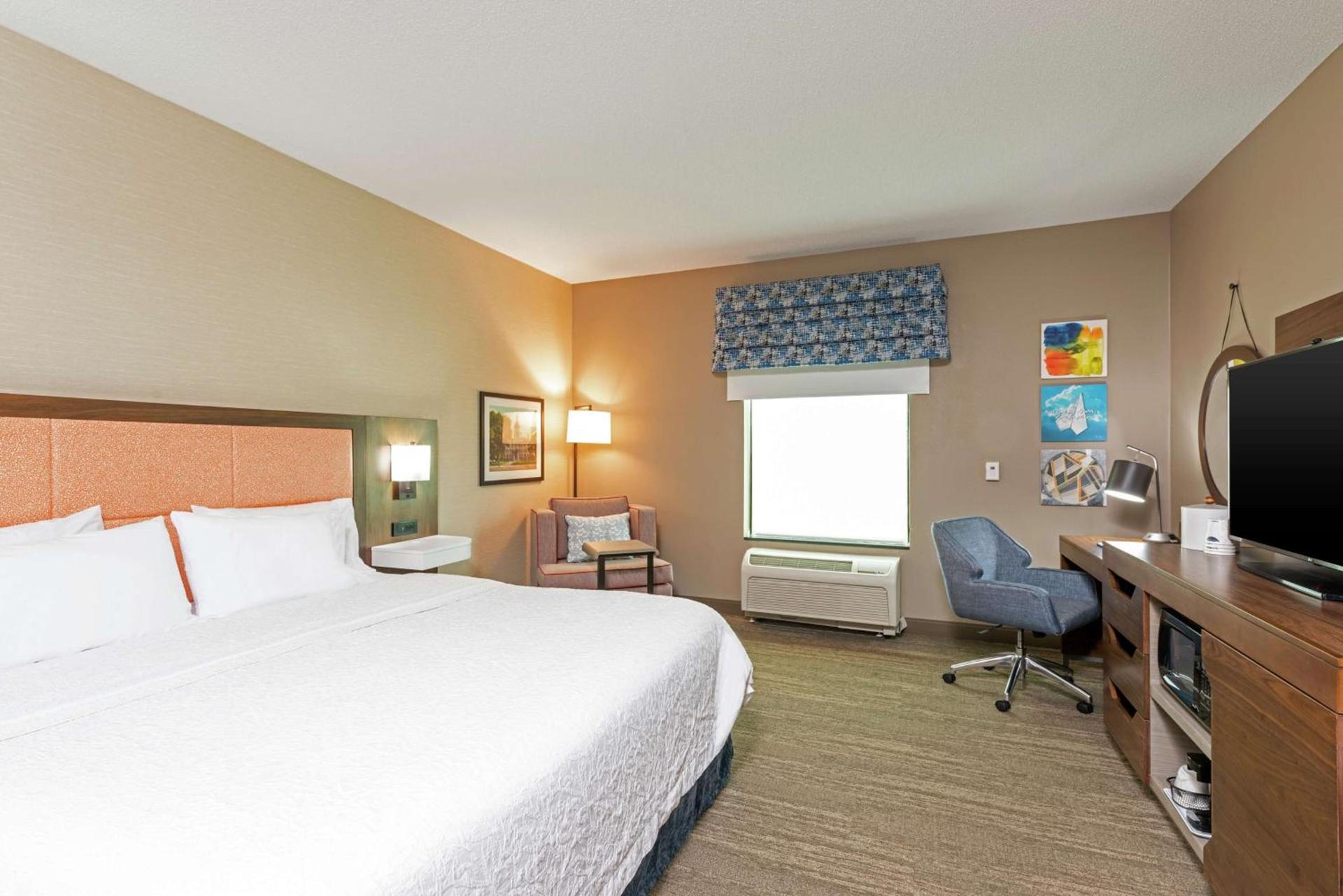 Hampton Inn & Suites Marshalltown photo 37