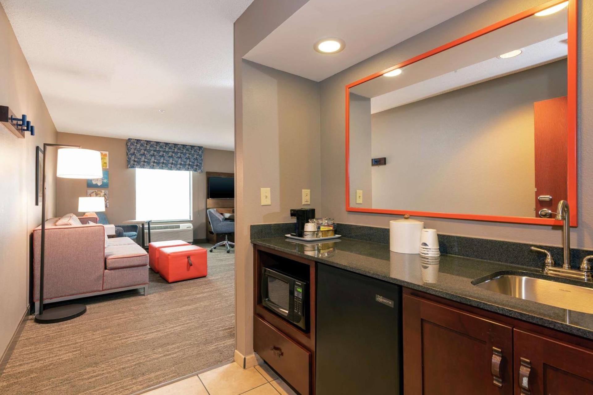 Hampton Inn & Suites Marshalltown photo 42