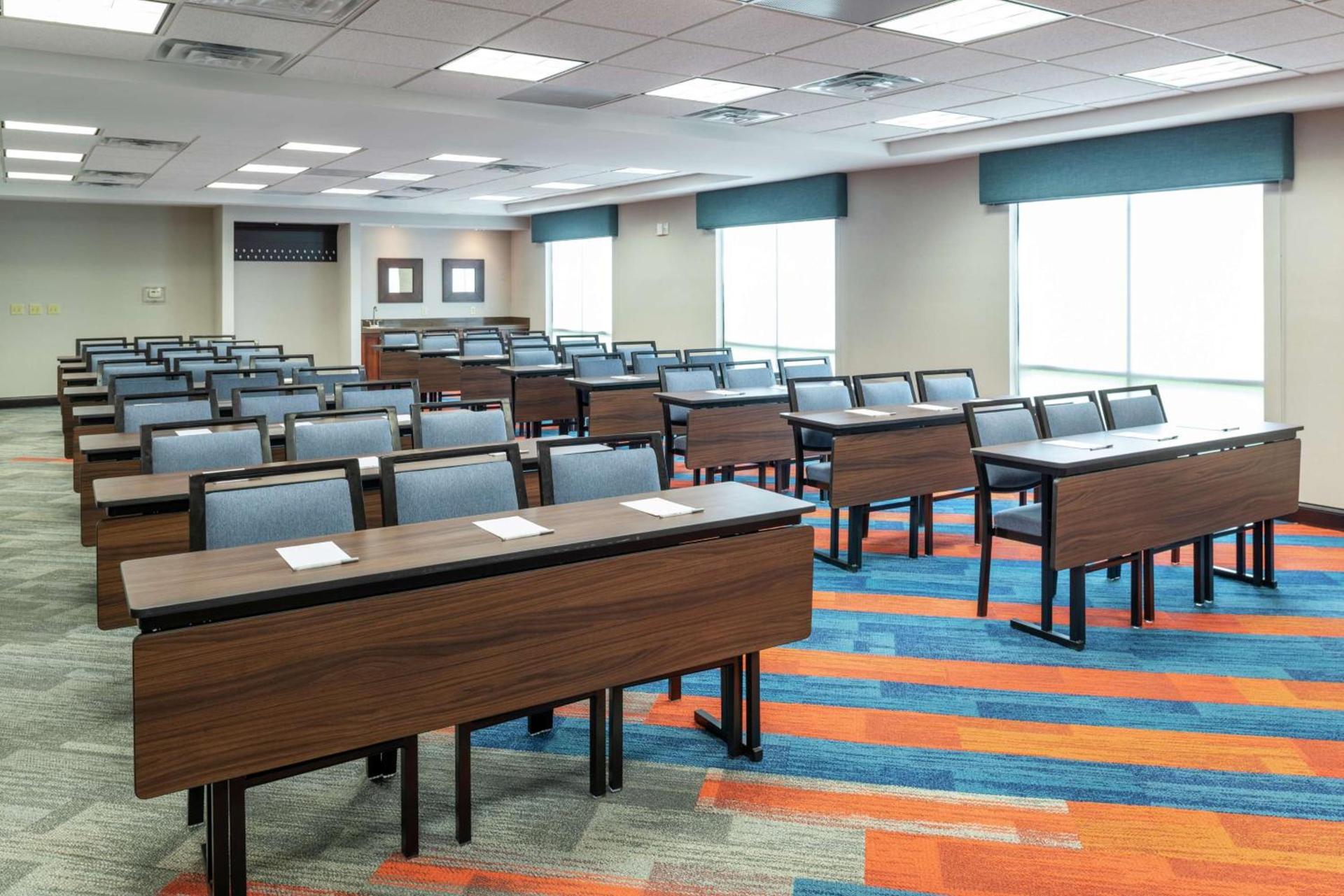 Hampton Inn & Suites Marshalltown photo 46