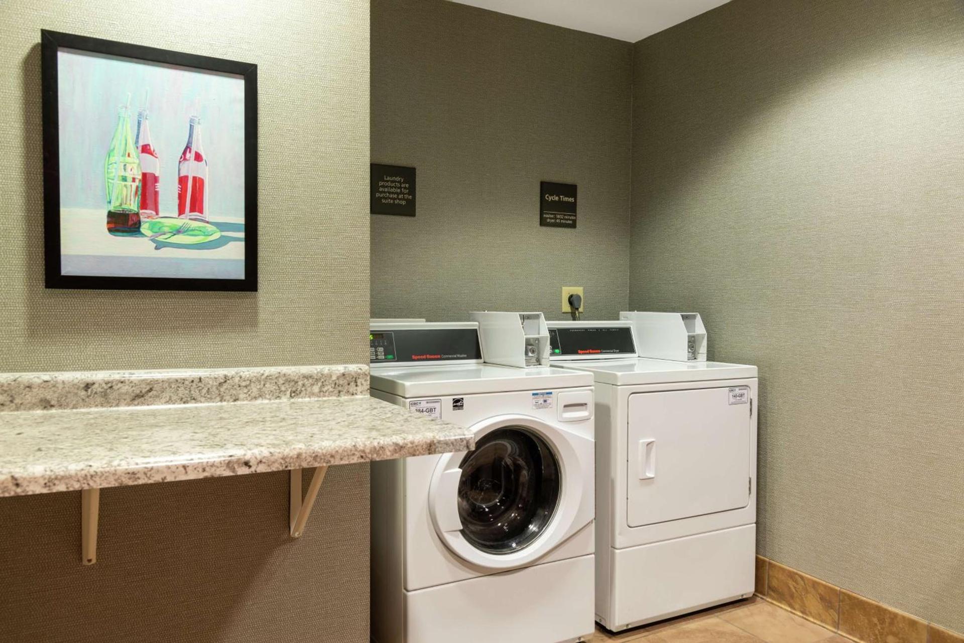 Hampton Inn & Suites Marshalltown photo 47