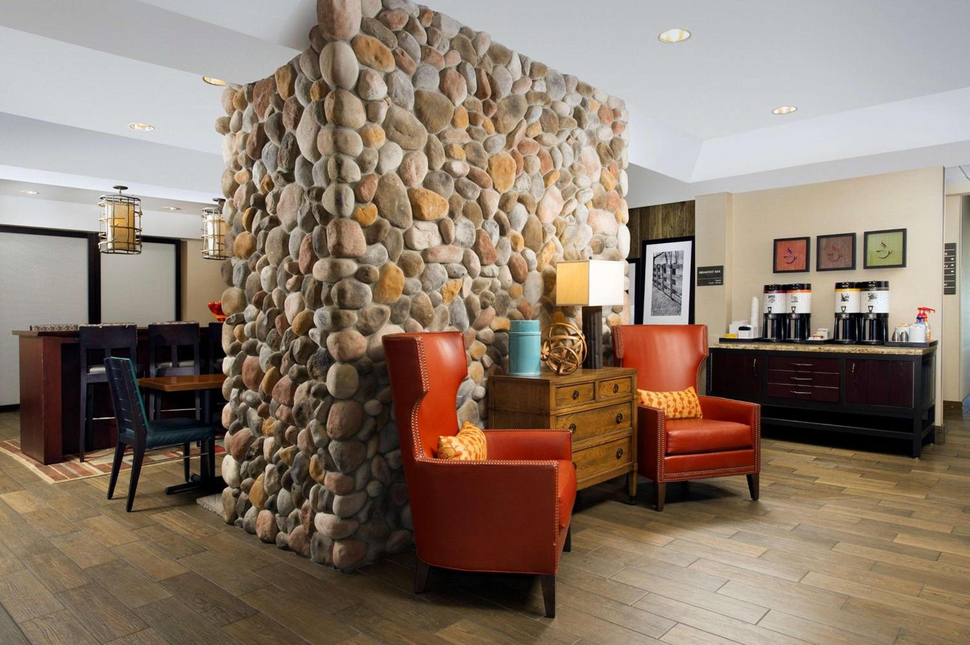 Hampton Inn Kansas City The Legends photo 6