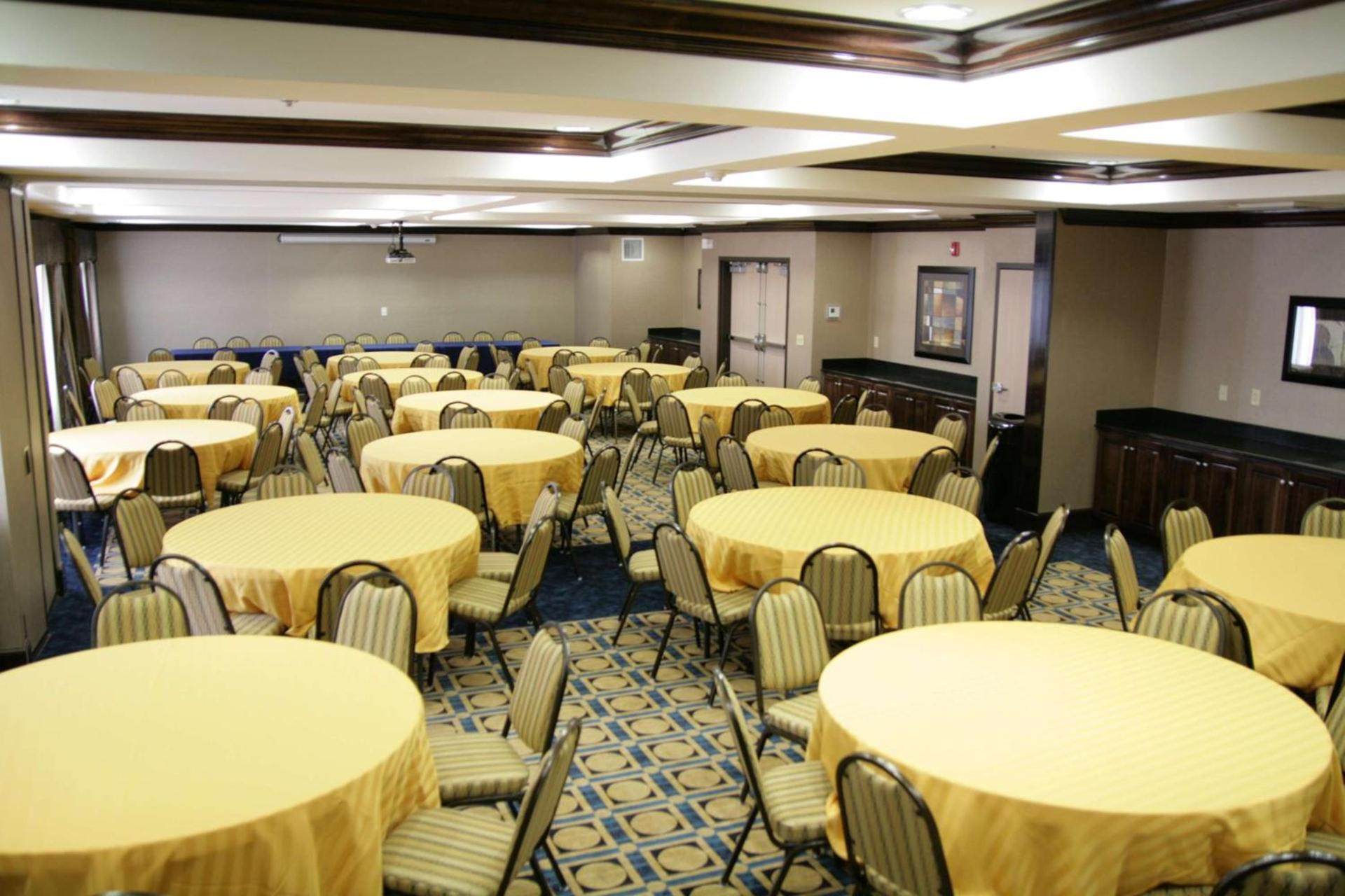 Hampton Inn Olathe photo 49
