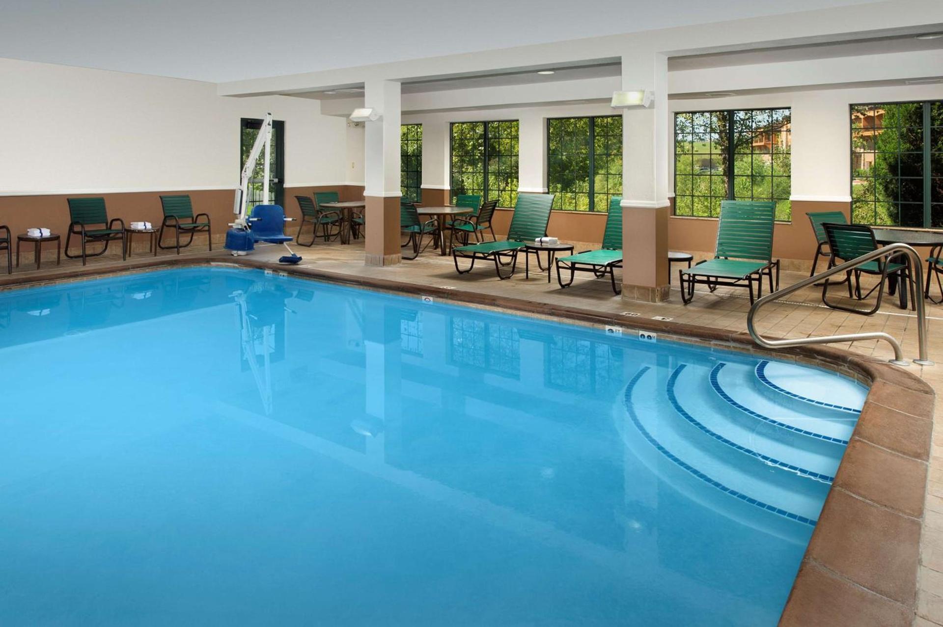 Hampton Inn Kansas City The Legends photo 8