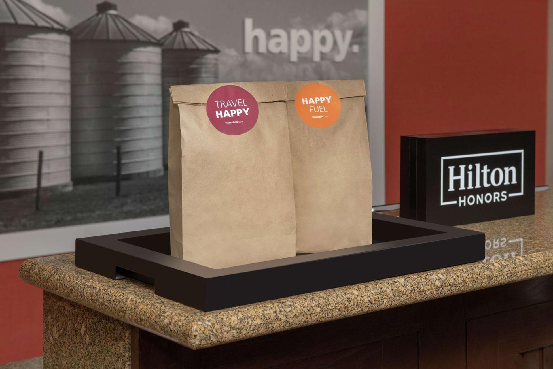 Hampton Inn Kansas City The Legends photo 10