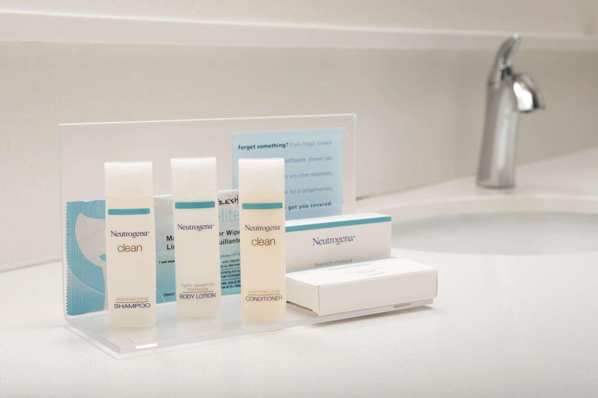Hampton Inn Kansas City The Legends photo 16