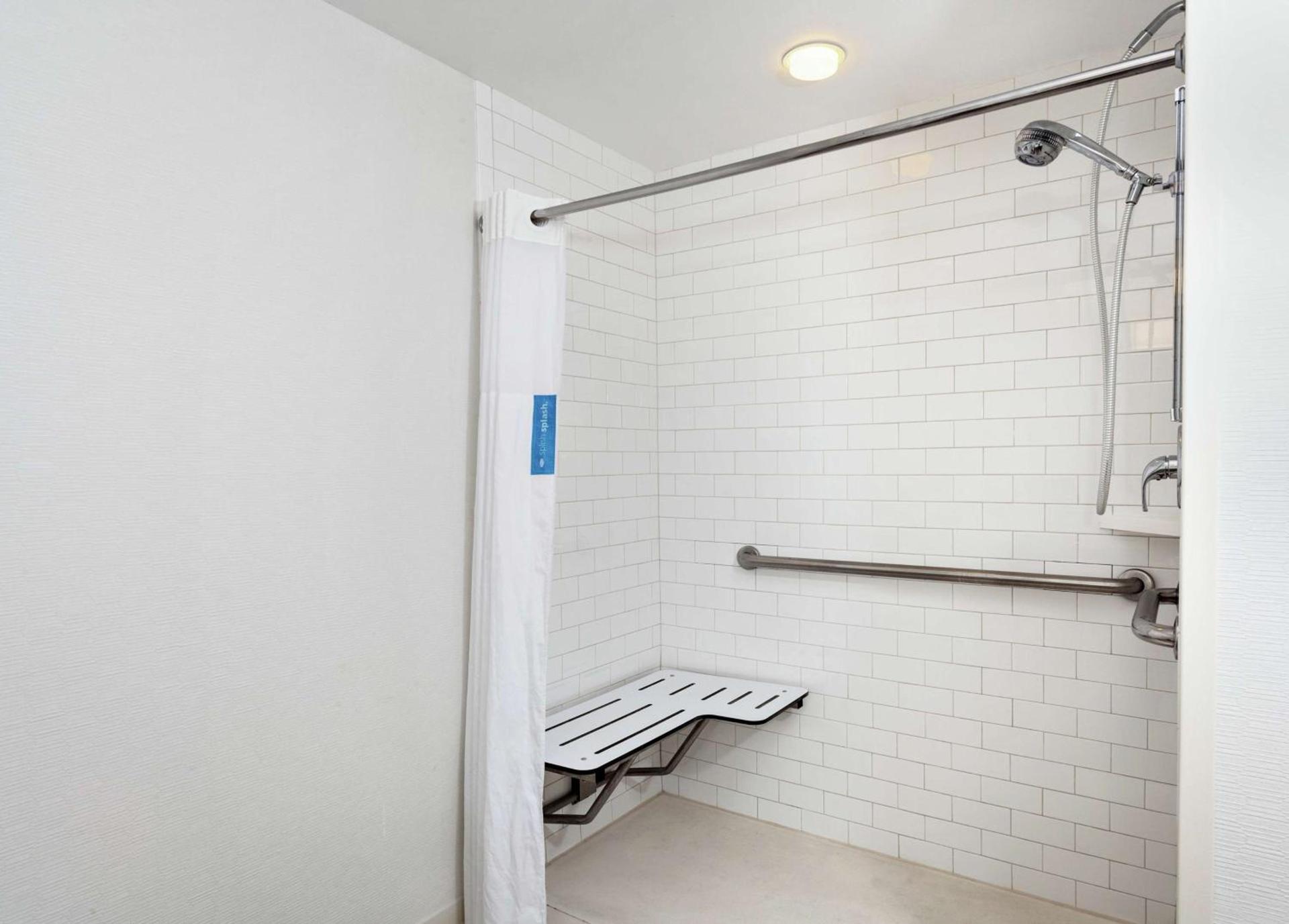 Hampton Inn Melbourne photo 12