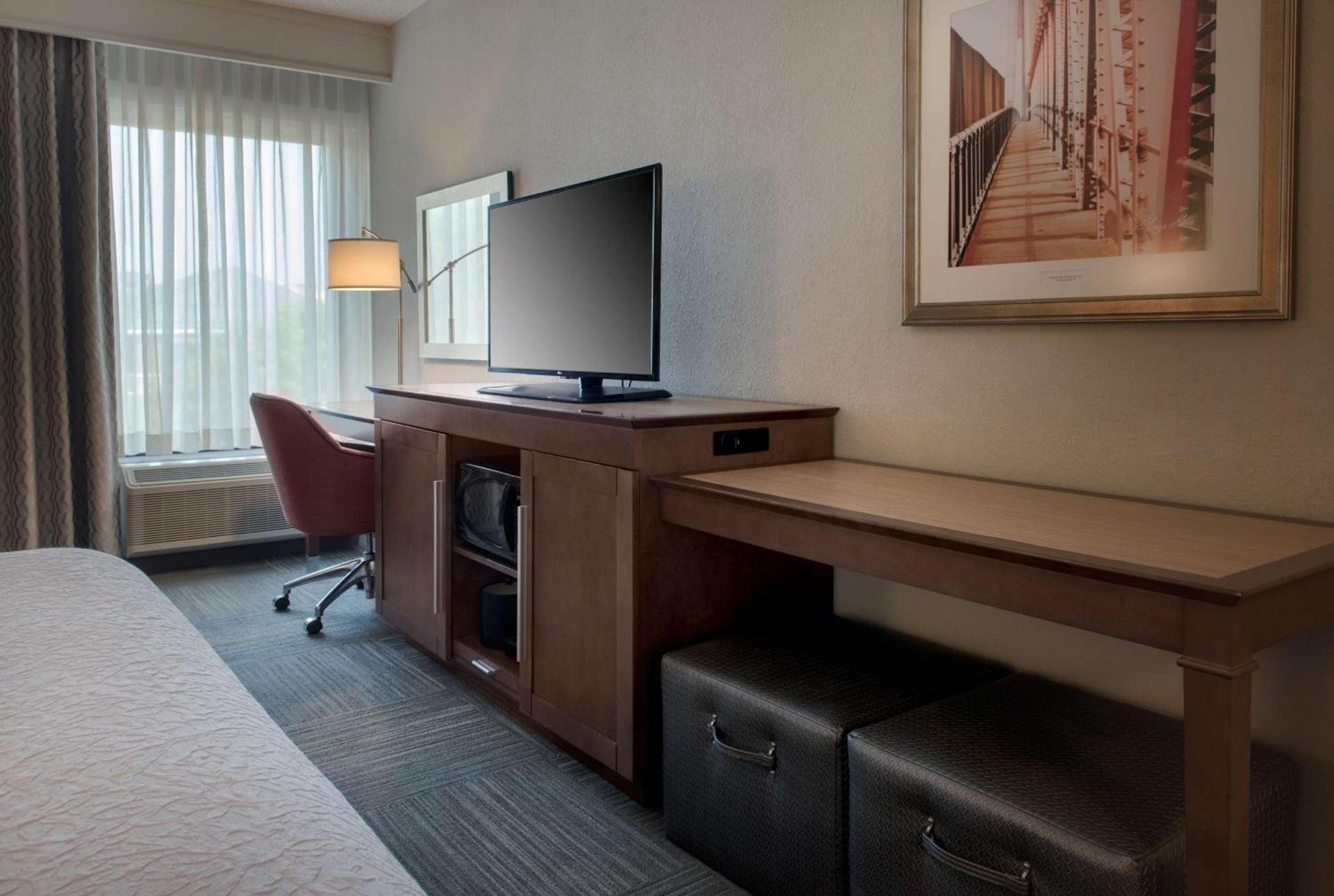 Hampton Inn Middletown photo 17