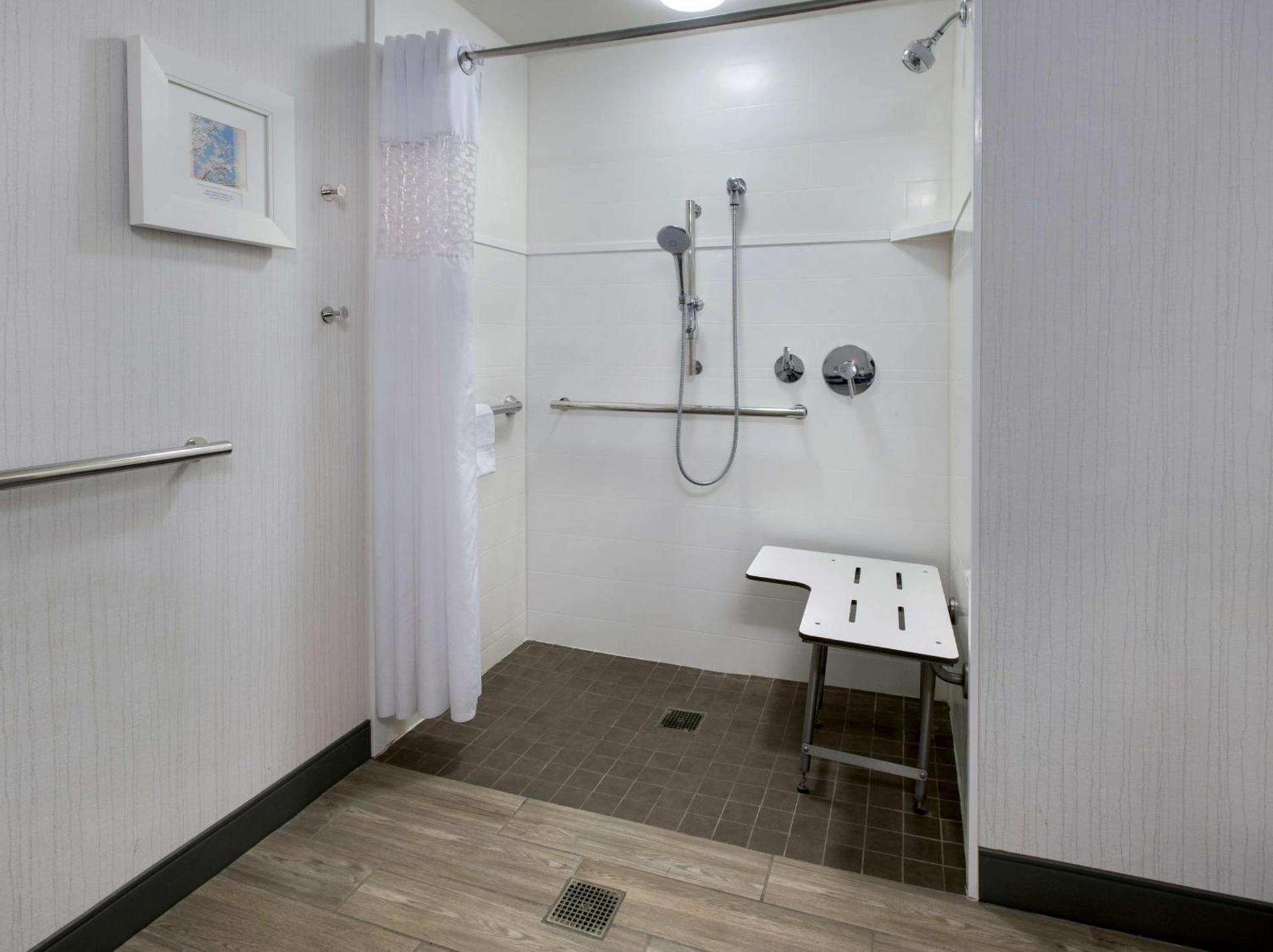 Hampton Inn Middletown photo 18
