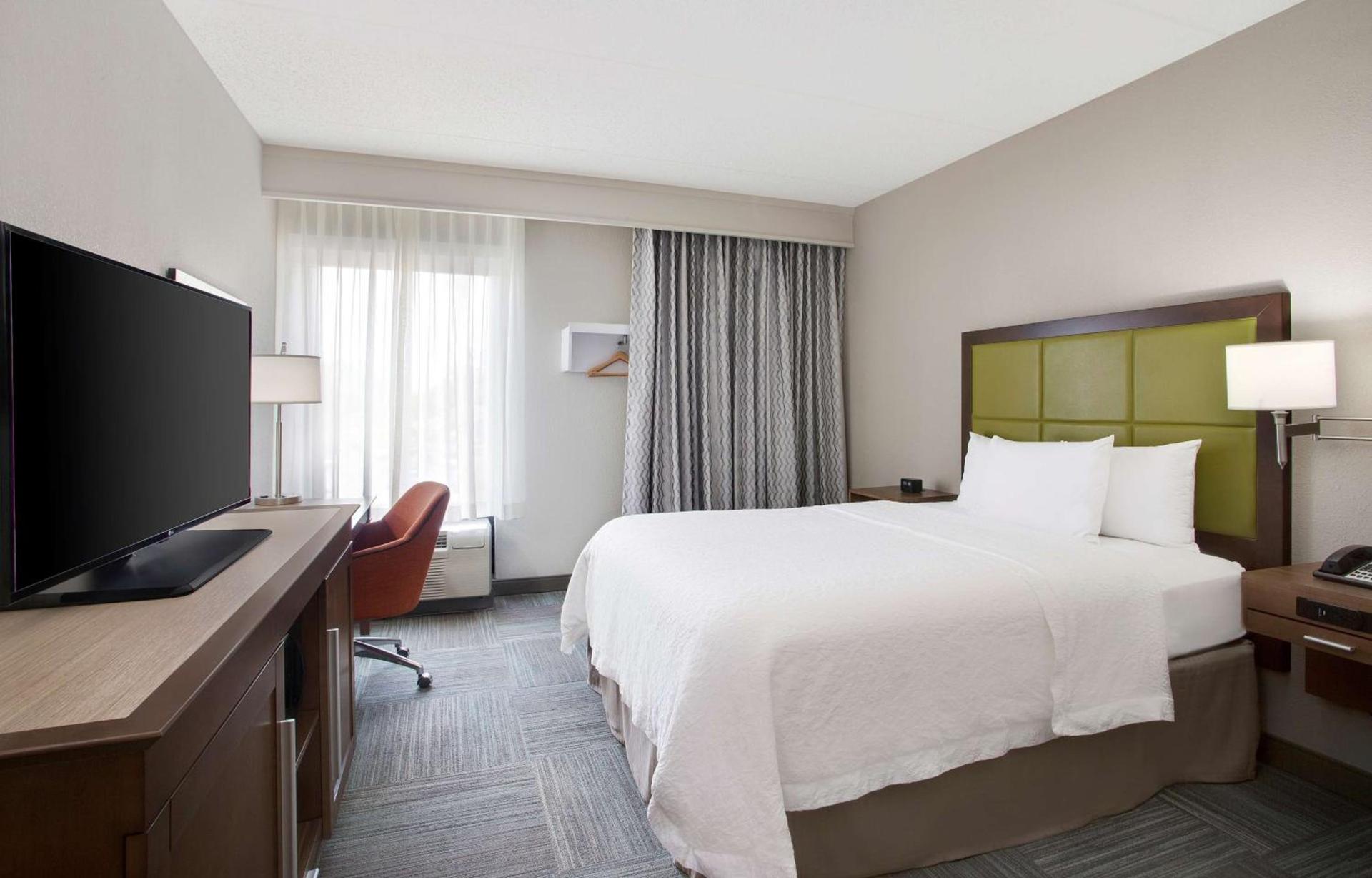 Hampton Inn Middletown photo 20