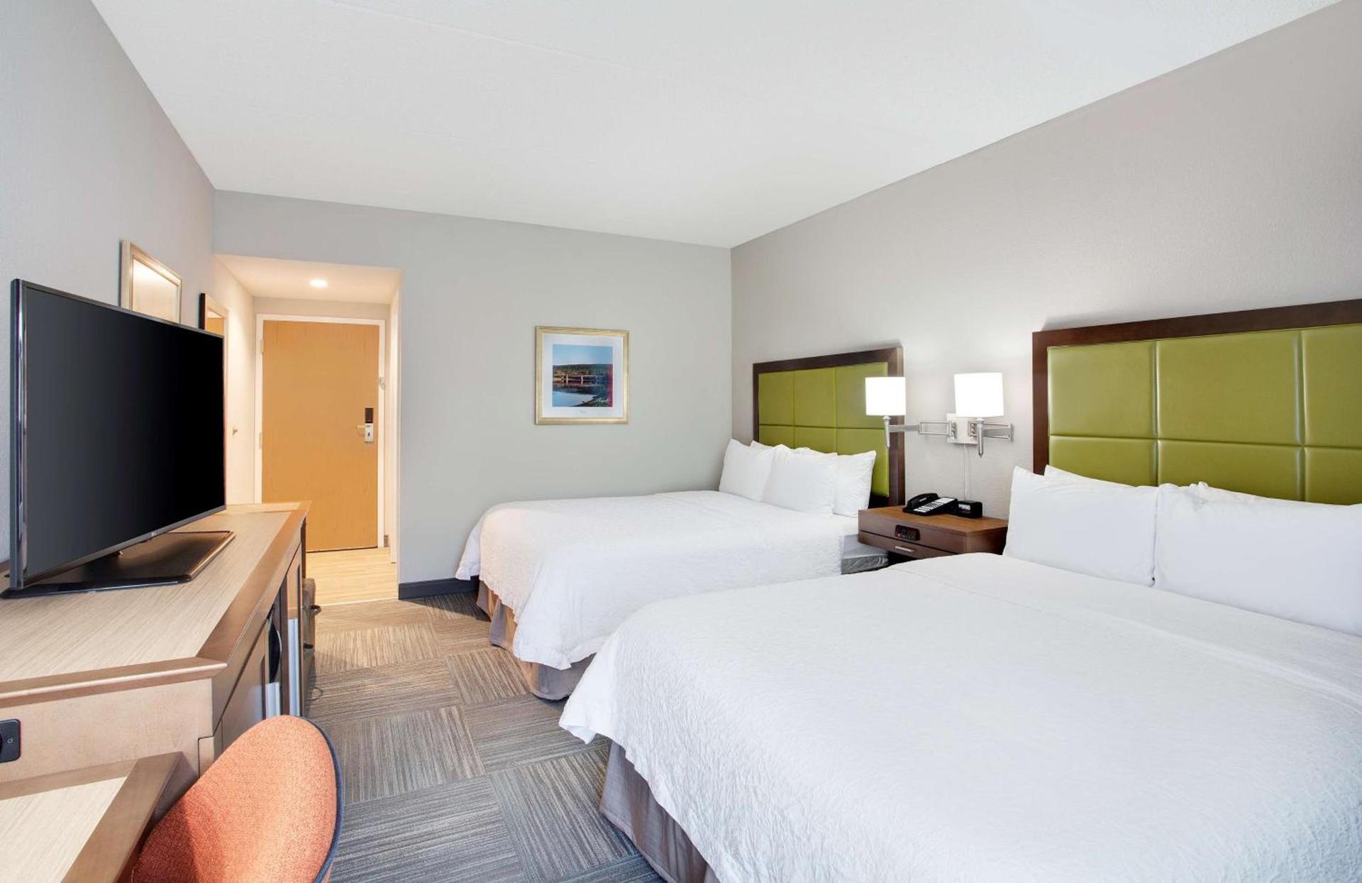 Hampton Inn Middletown photo 24