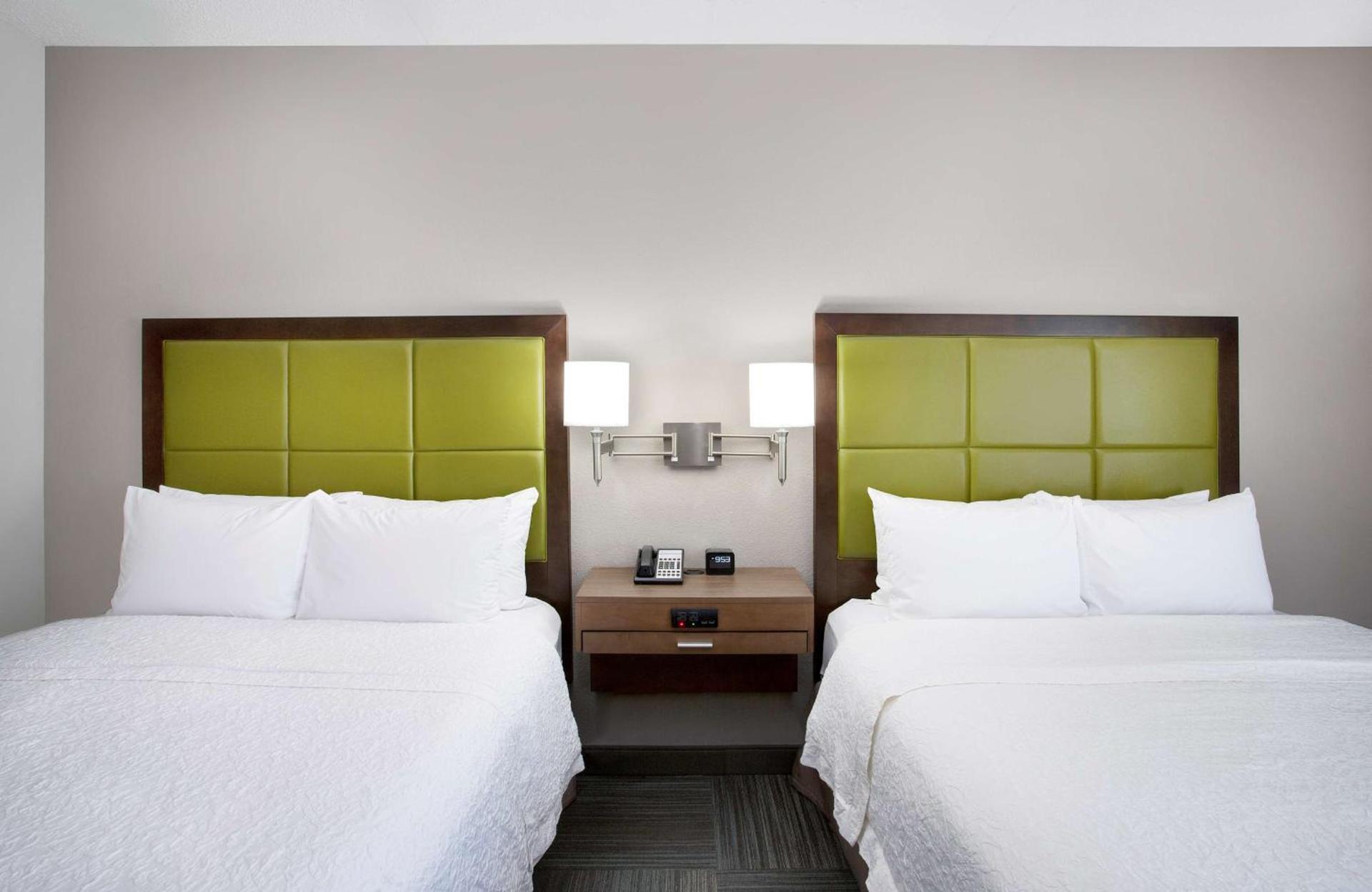 Hampton Inn Middletown photo 32