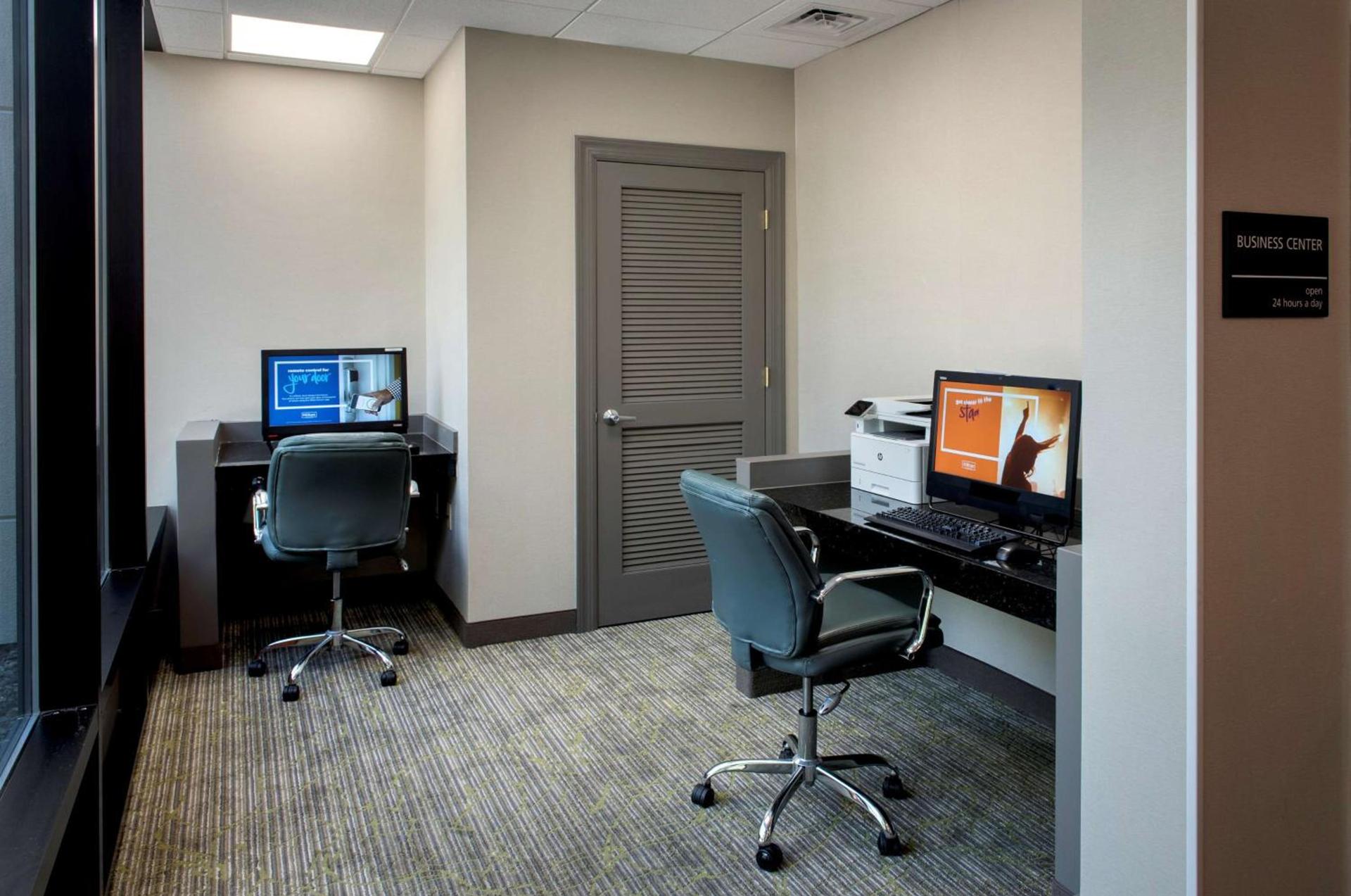 Hampton Inn Middletown photo 35